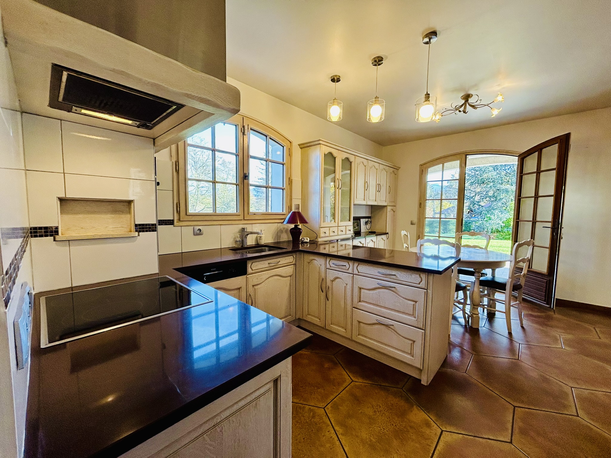 Propriété en France à vendre à Reignier-Ésery, Haute-Savoie - &#8364;1 650 000 - photo 