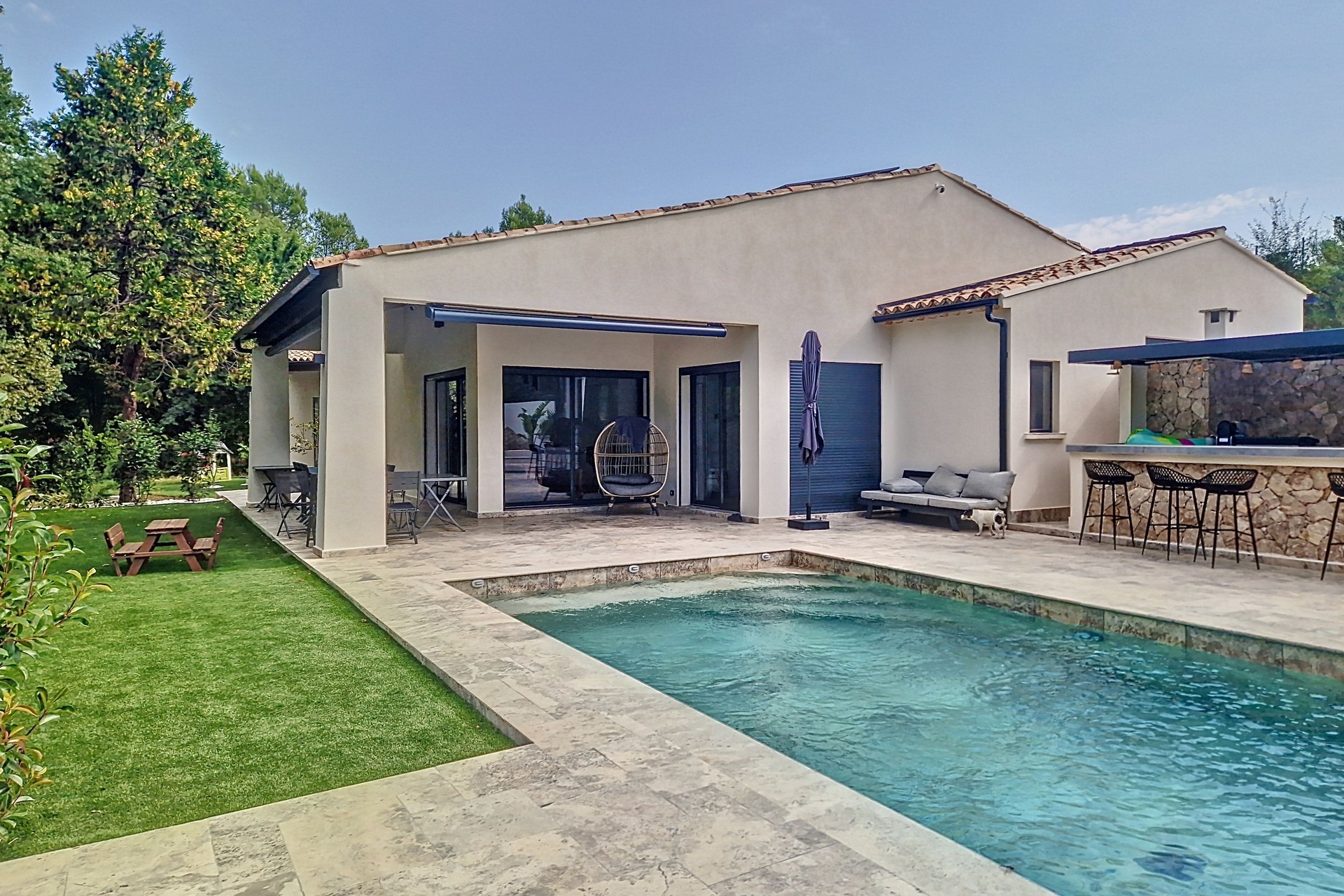 French property for sale in Roquefort-les-Pins, Alpes-Maritimes - €1,264,000 - photo 