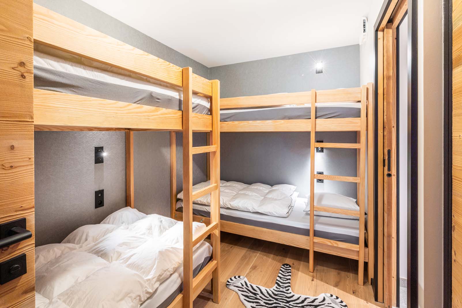 French property for sale in MERIBEL LES ALLUES, Savoie - €2,660,000 - photo 