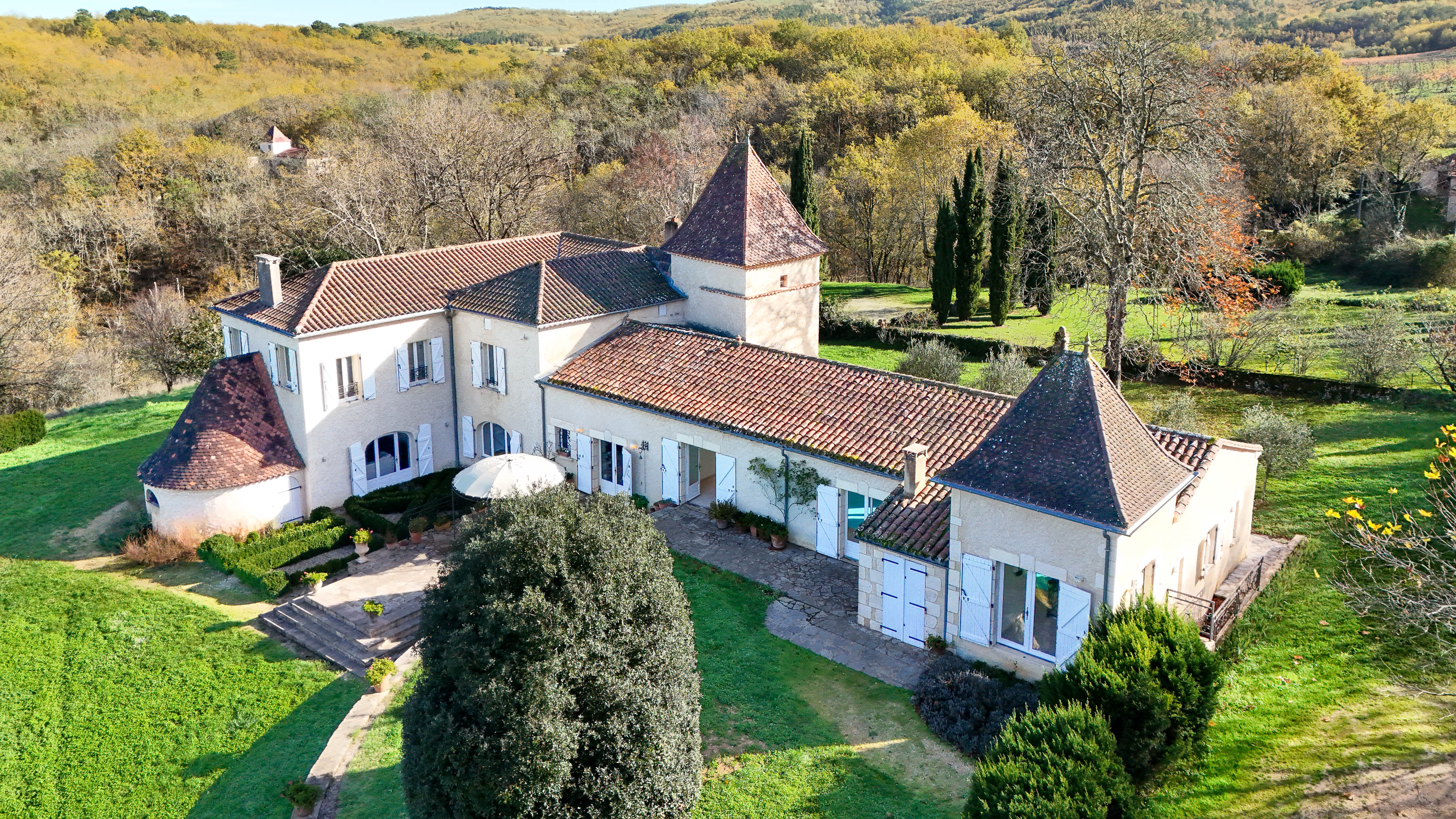 Propriété en France à vendre à Mauroux, Lot - €749 000 - photo 