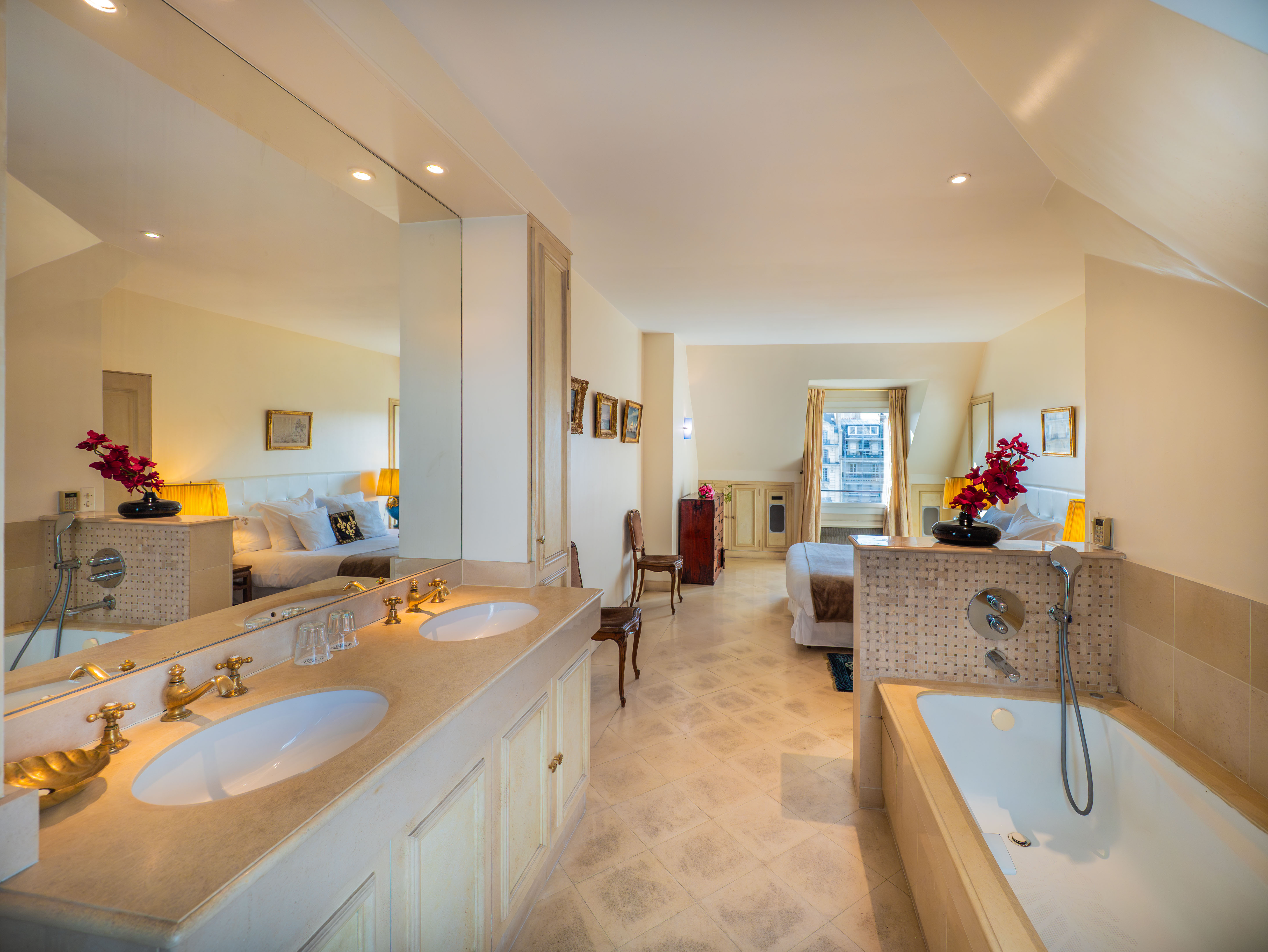 French property for sale in Paris, Paris - €4,500,000 - photo 