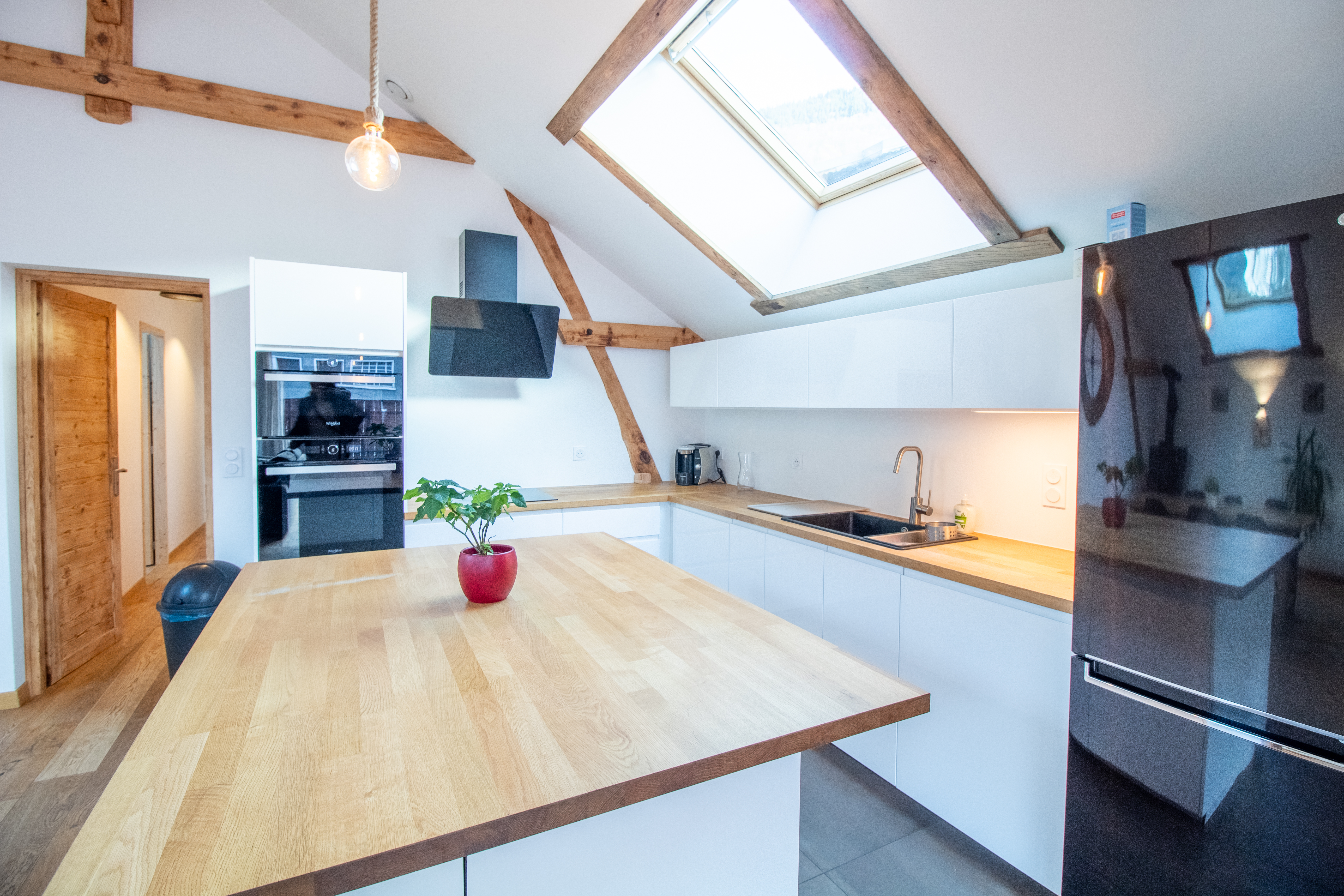 Propriété en France à vendre à Bozel, Savoie - €885 000 - photo 