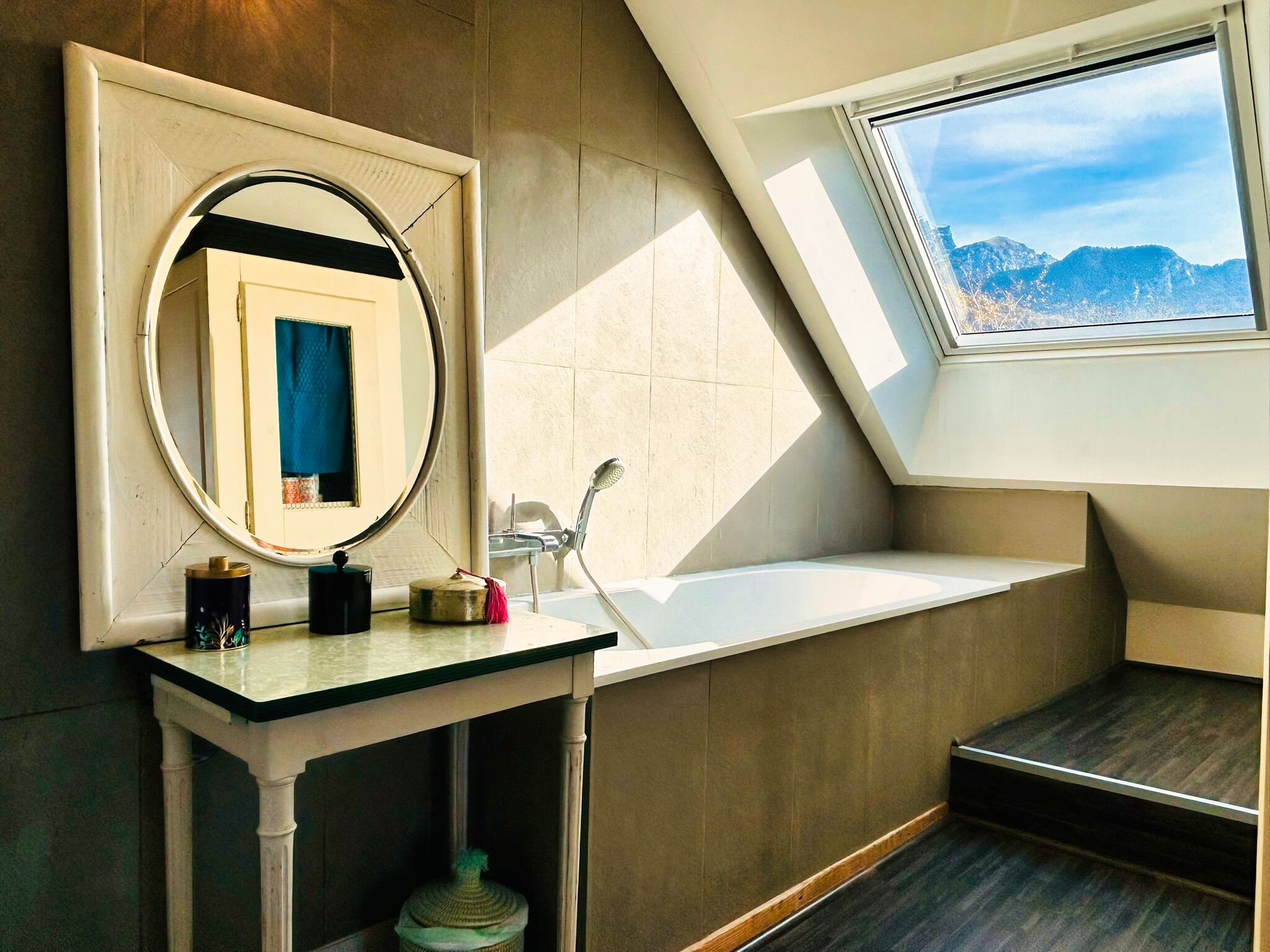 French property for sale in Menthon-Saint-Bernard, Haute-Savoie - €936,000 - photo 