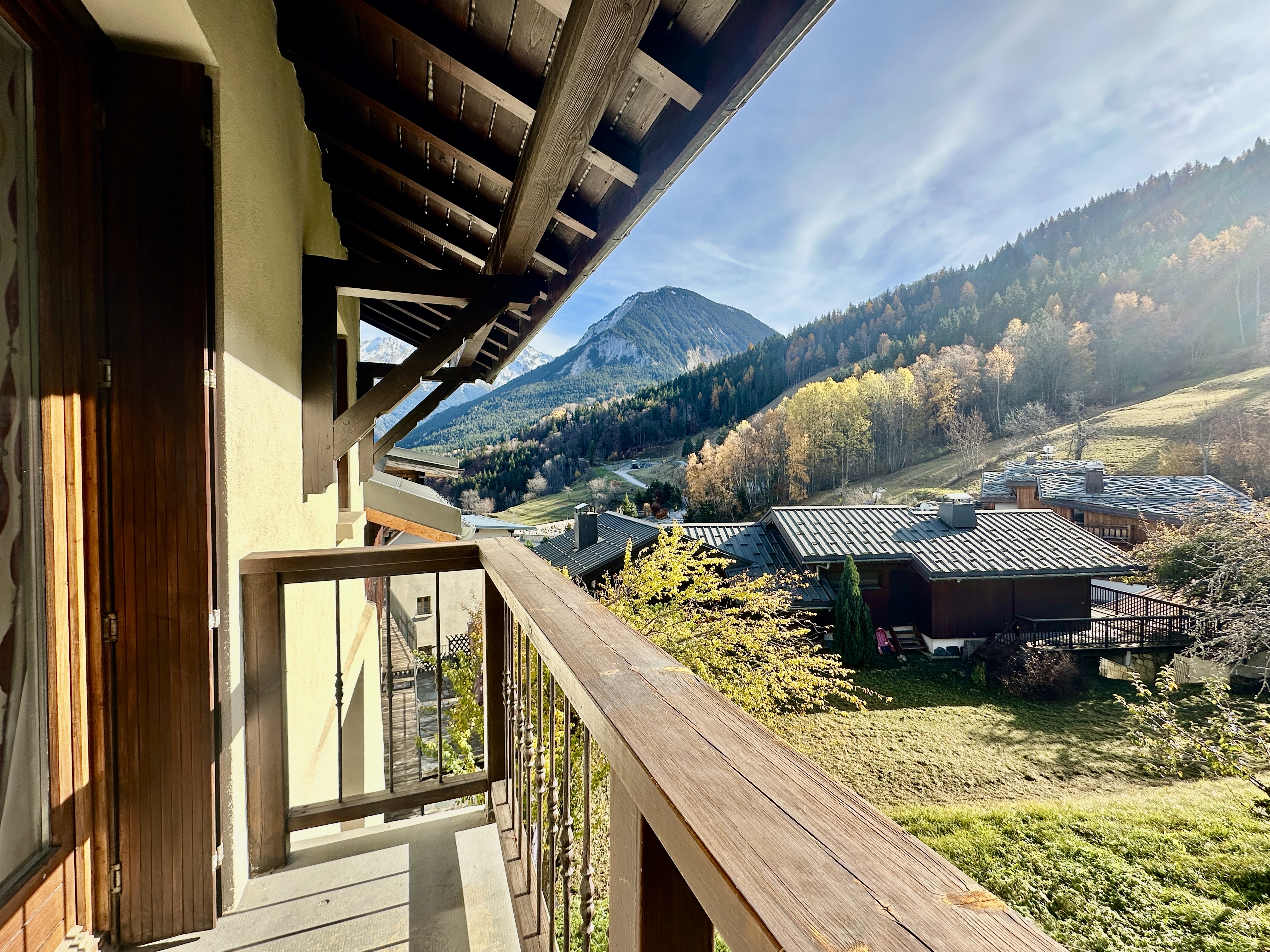 French property for sale in Courchevel, Savoie - €1,100,000 - photo 