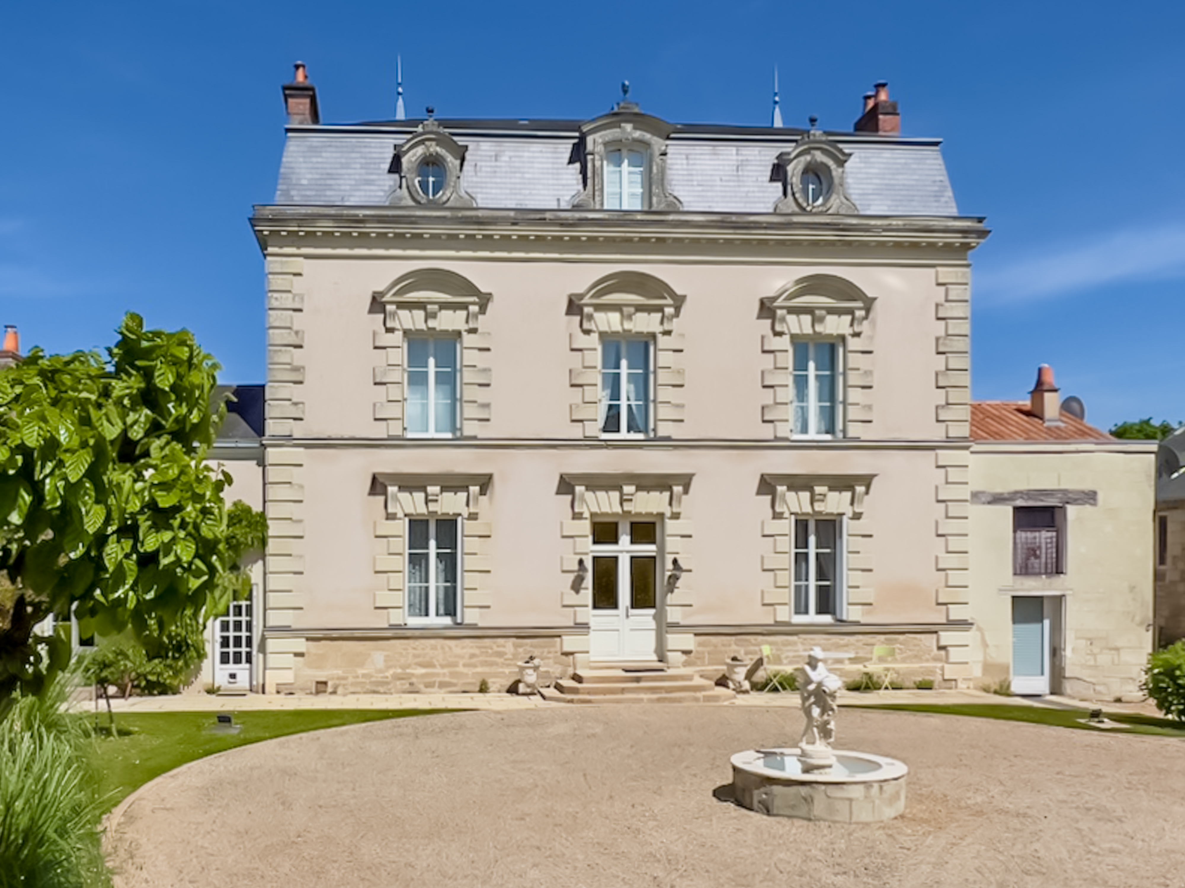 French property for sale in Saint-Macaire-du-Bois, Maine-et-Loire - €990,000 - photo 