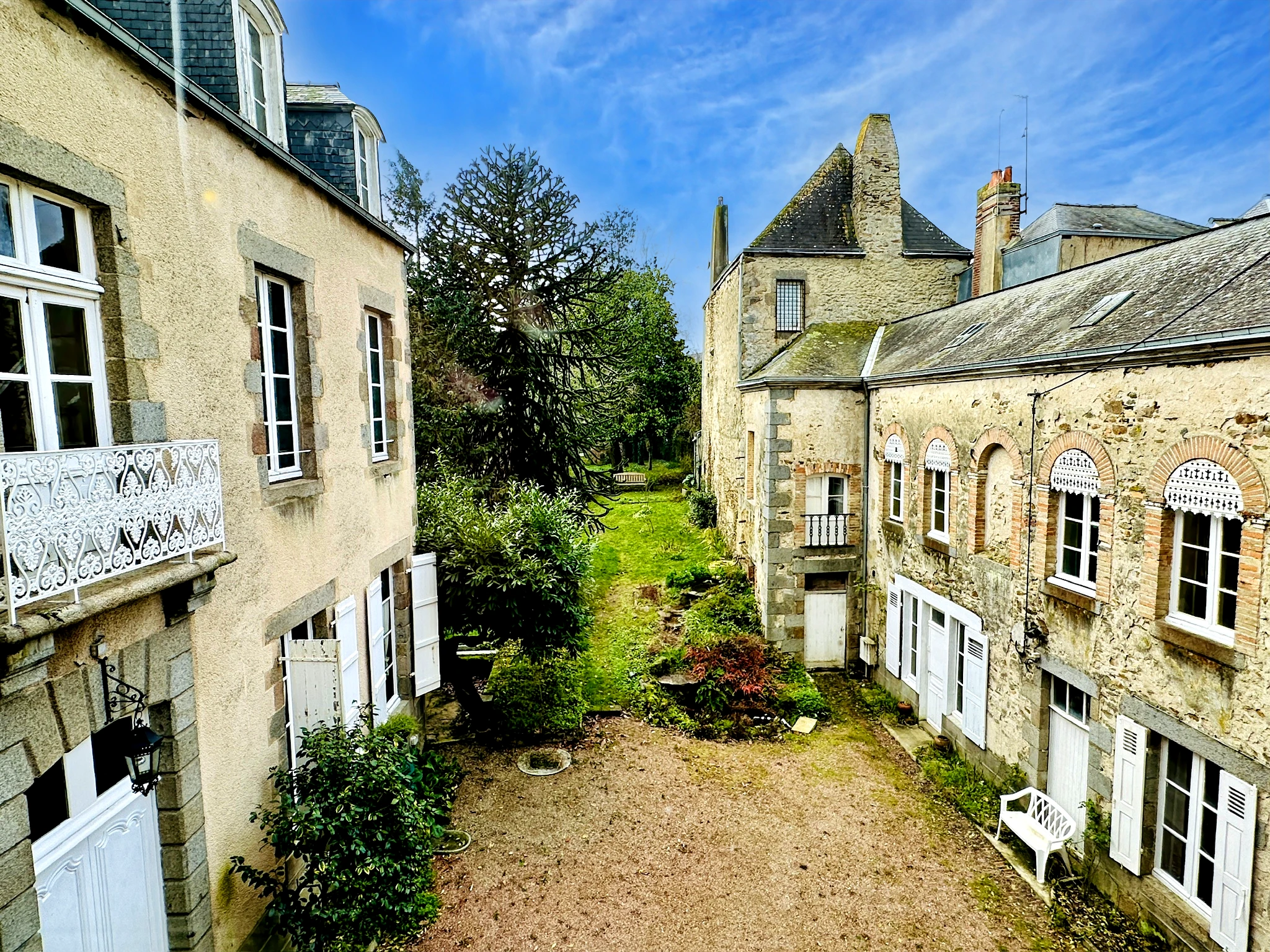 French property for sale in Mayenne, Mayenne - €675,000 - photo 