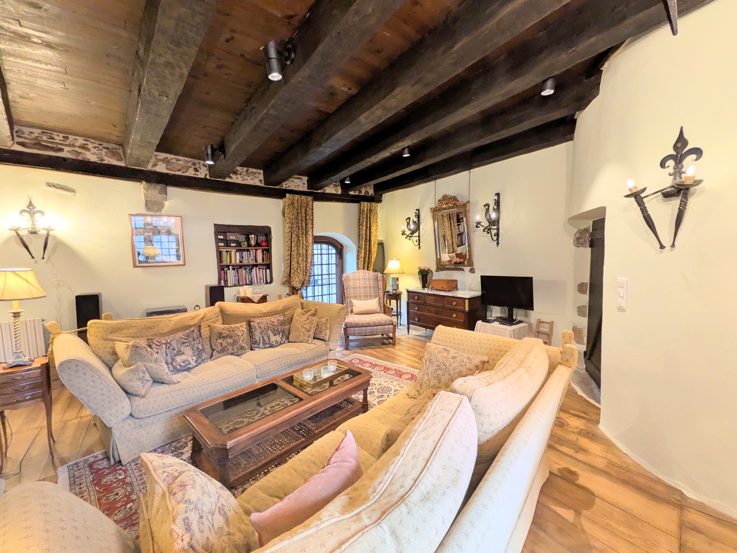 Propriété en France à vendre à Ségur-le-Château, Corrèze - &#8364;525 000 - photo 