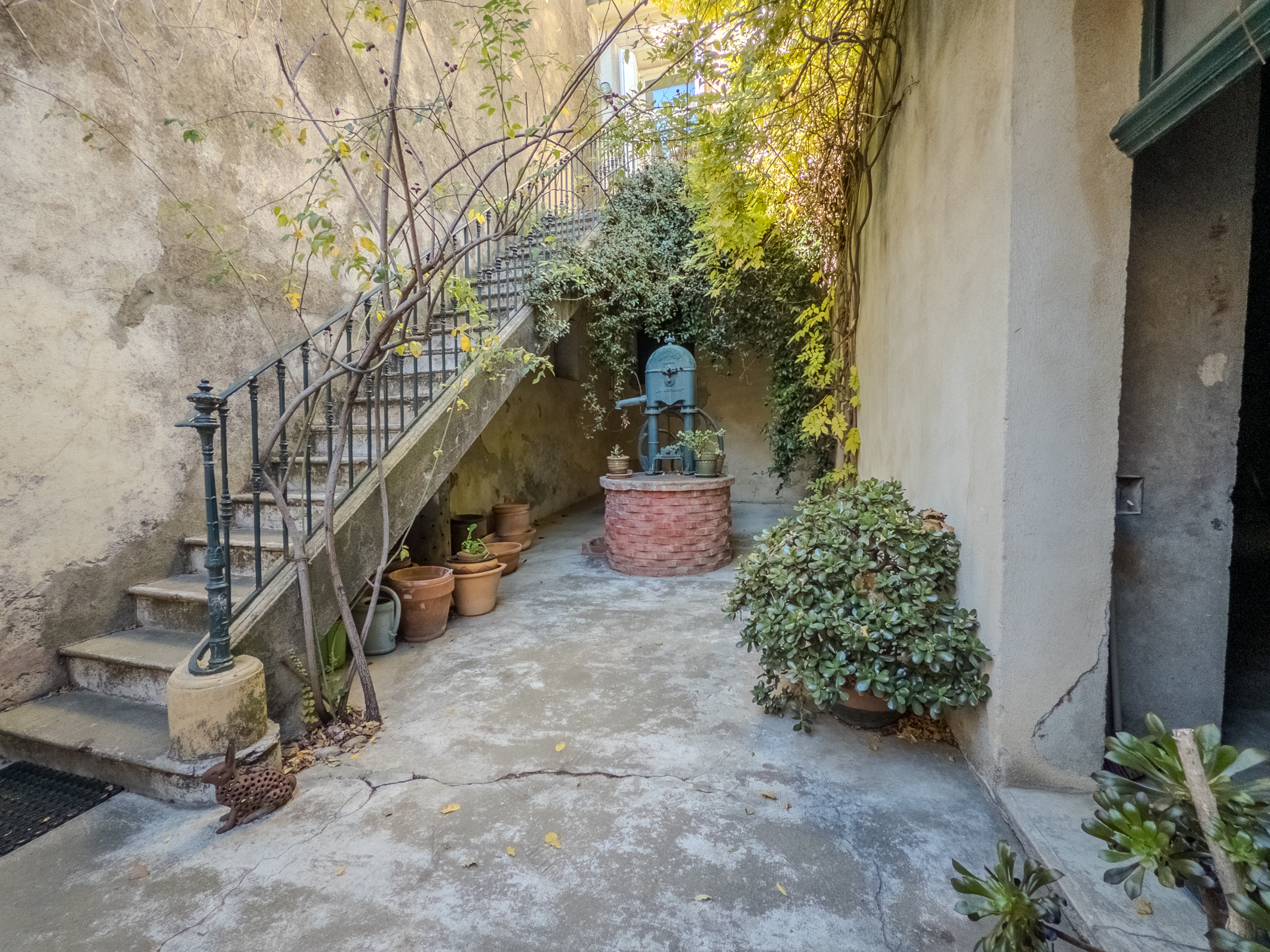 Propriété en France à vendre à Saint-Geniès-de-Fontedit, Hérault - &#8364;560 000 - photo 