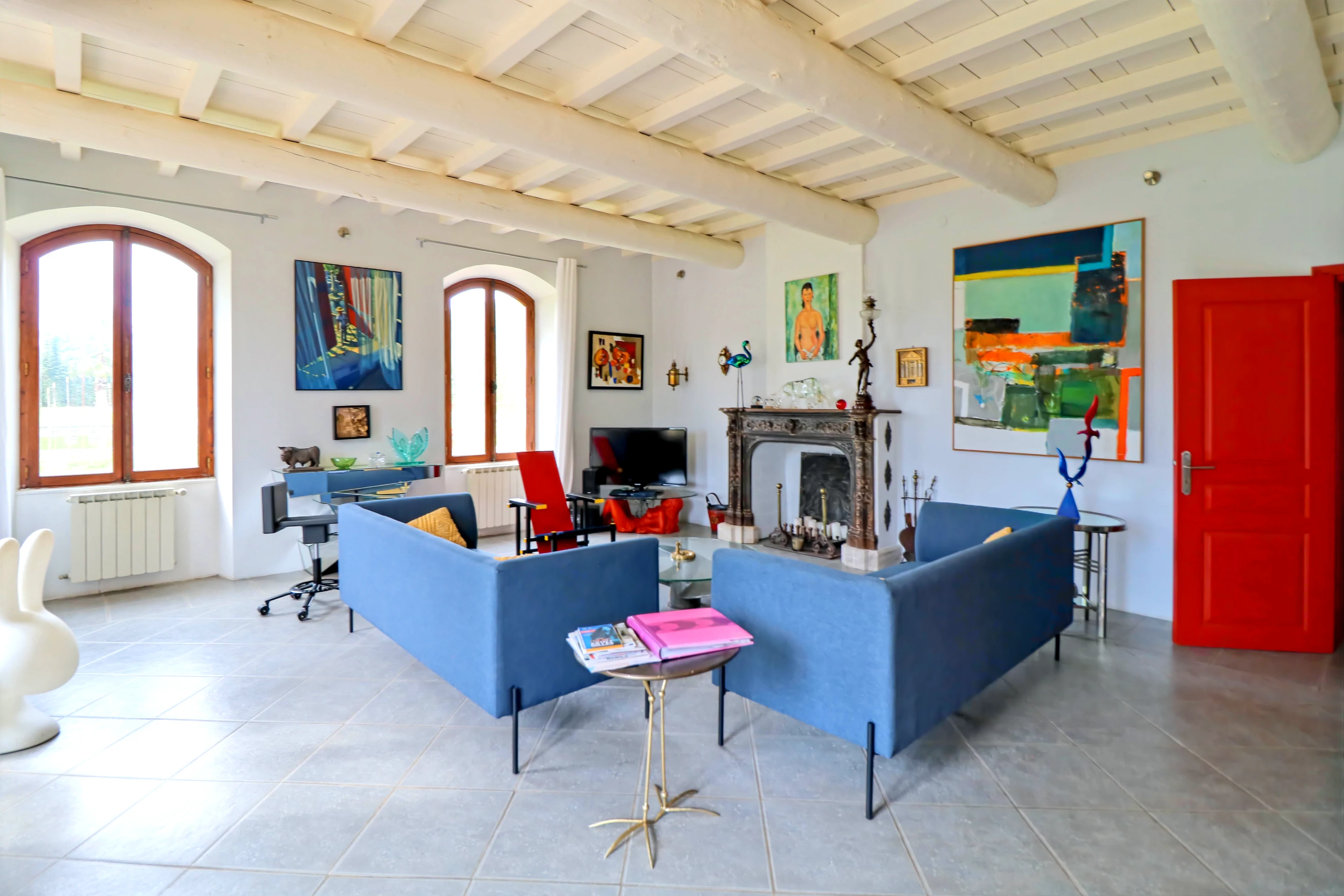 French property for sale in Arles, Bouches-du-Rhône - €1,390,000 - photo 