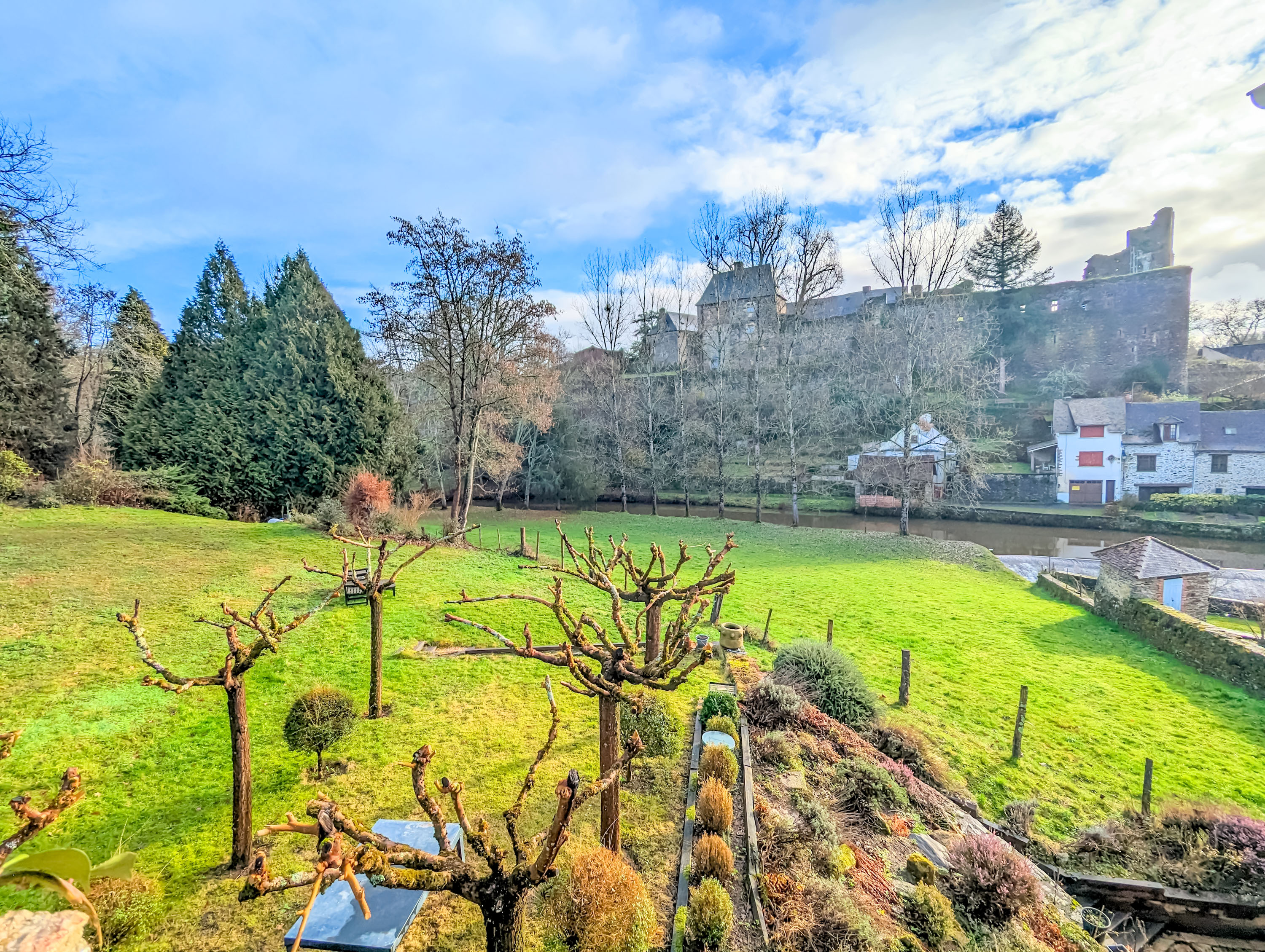 Propriété en France à vendre à Ségur-le-Château, Corrèze - &#8364;525 000 - photo 