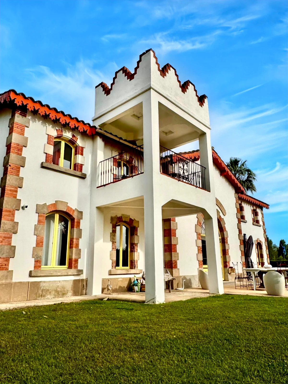 French property for sale in Arles, Bouches-du-Rhône - €1,390,000 - photo 