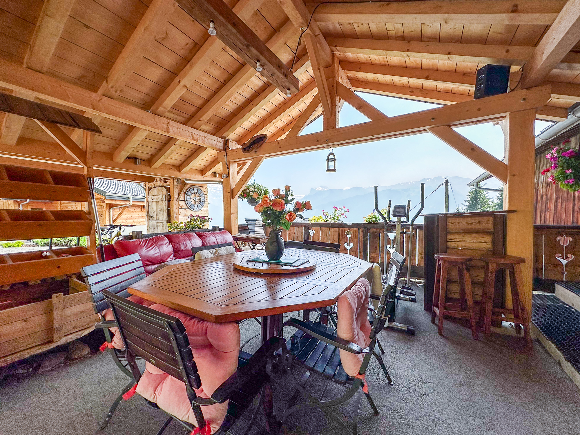 French property for sale in Verchaix, Haute-Savoie - €950,000 - photo 