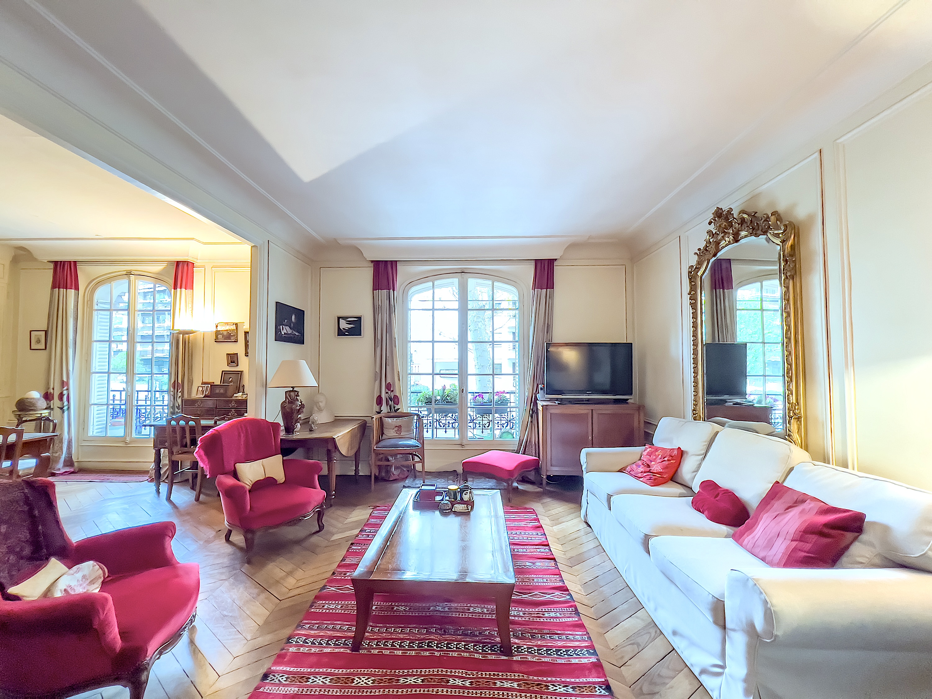 French property for sale in Paris 16e Arrondissement, Paris - €1,240,000 - photo 