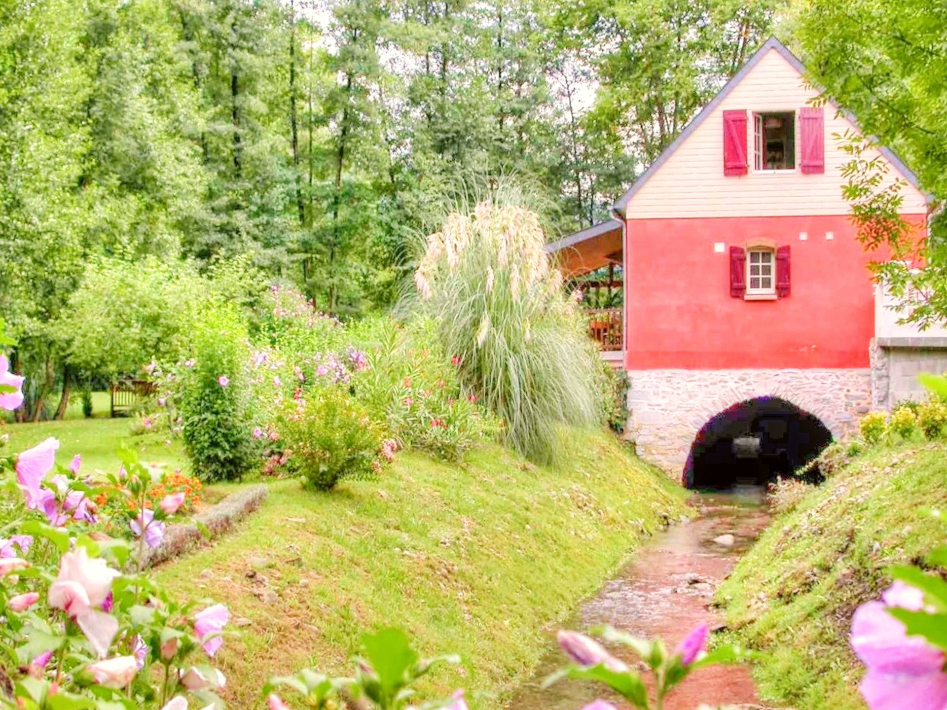 French property for sale in Oloron-Sainte-Marie, Pyrénées-Atlantiques - €749,000 - photo 