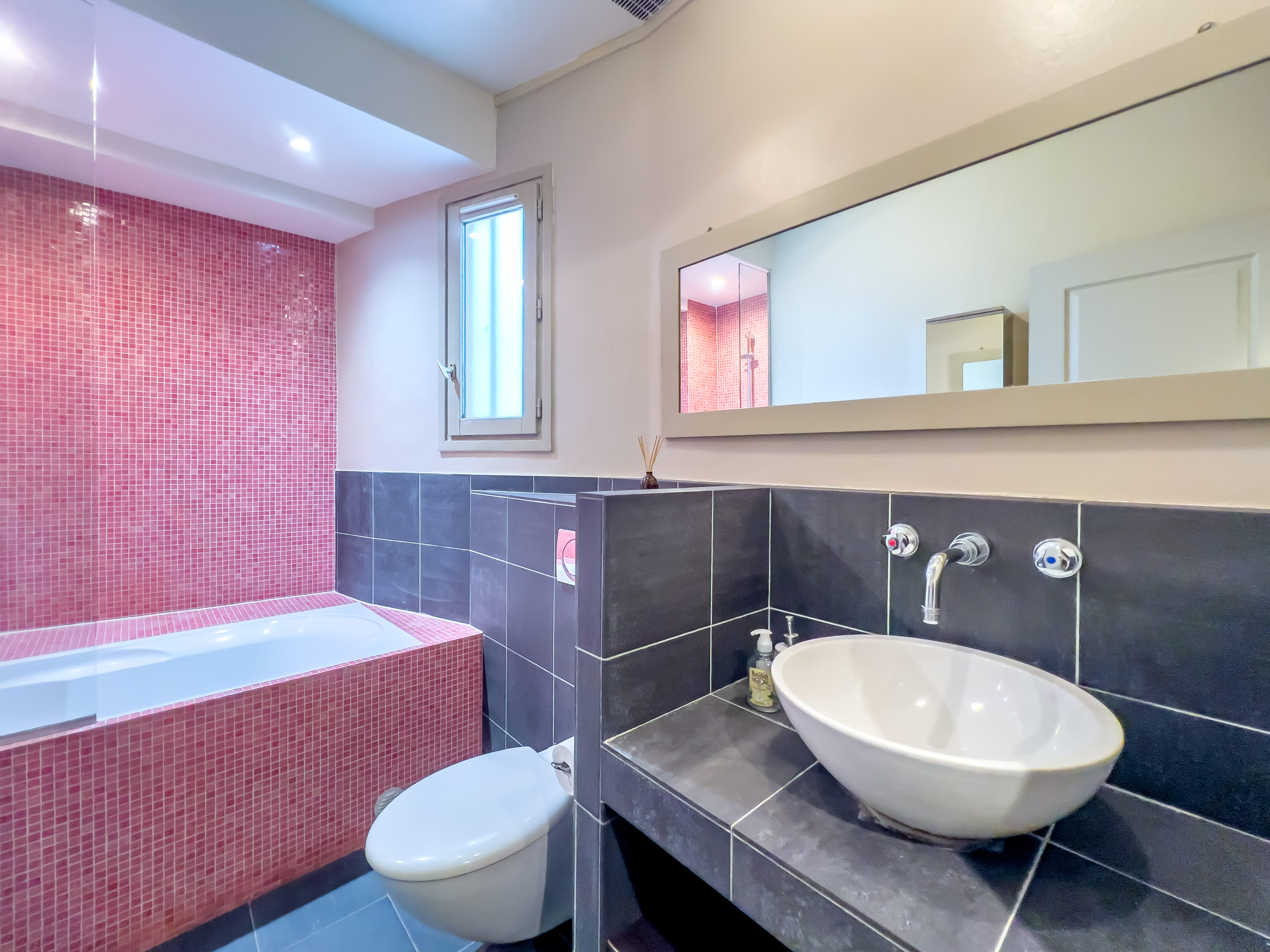 French property for sale in Paris, Paris - €895,000 - photo 