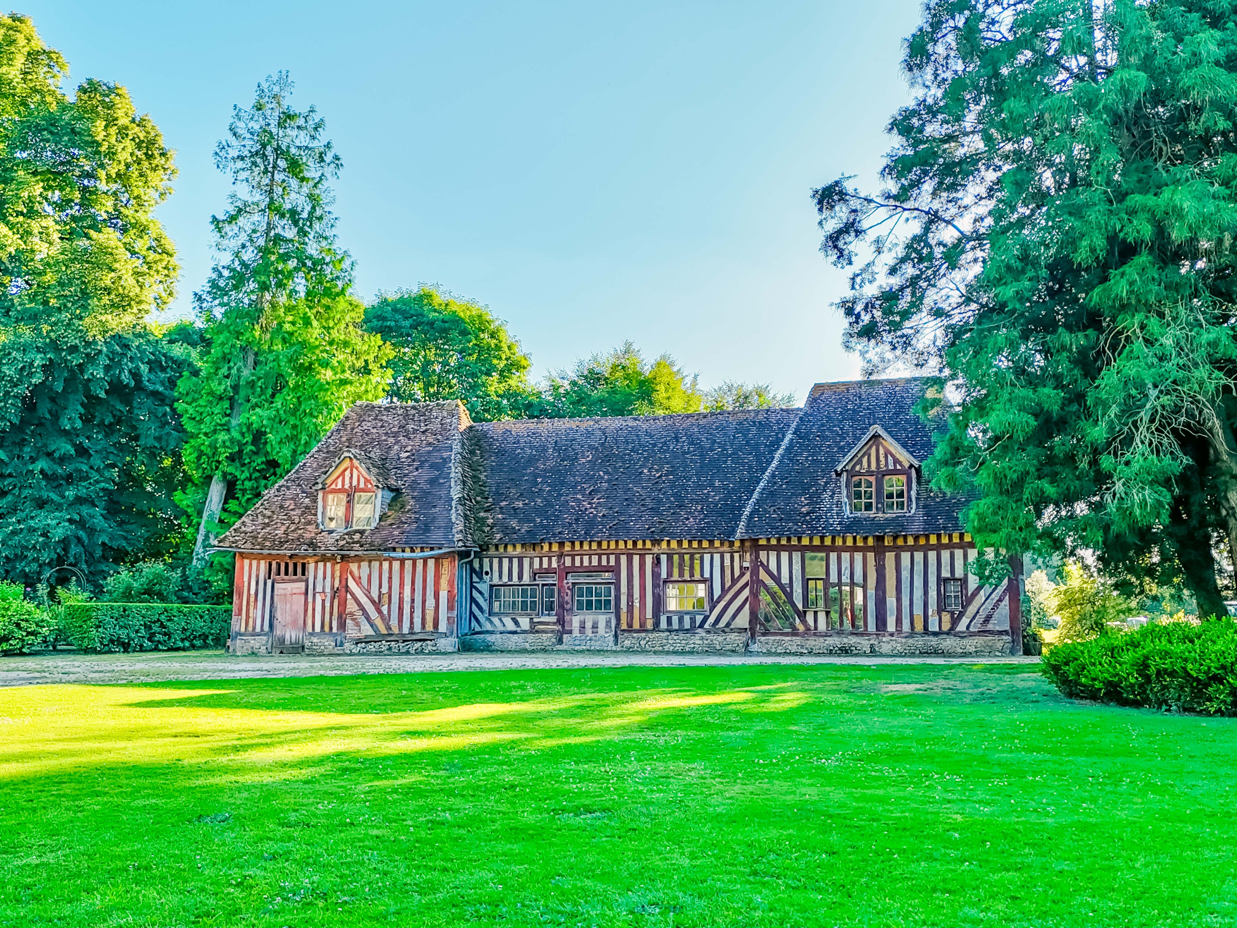 Propriété en France à vendre à Lisieux, Calvados - €1 400 000 - photo 