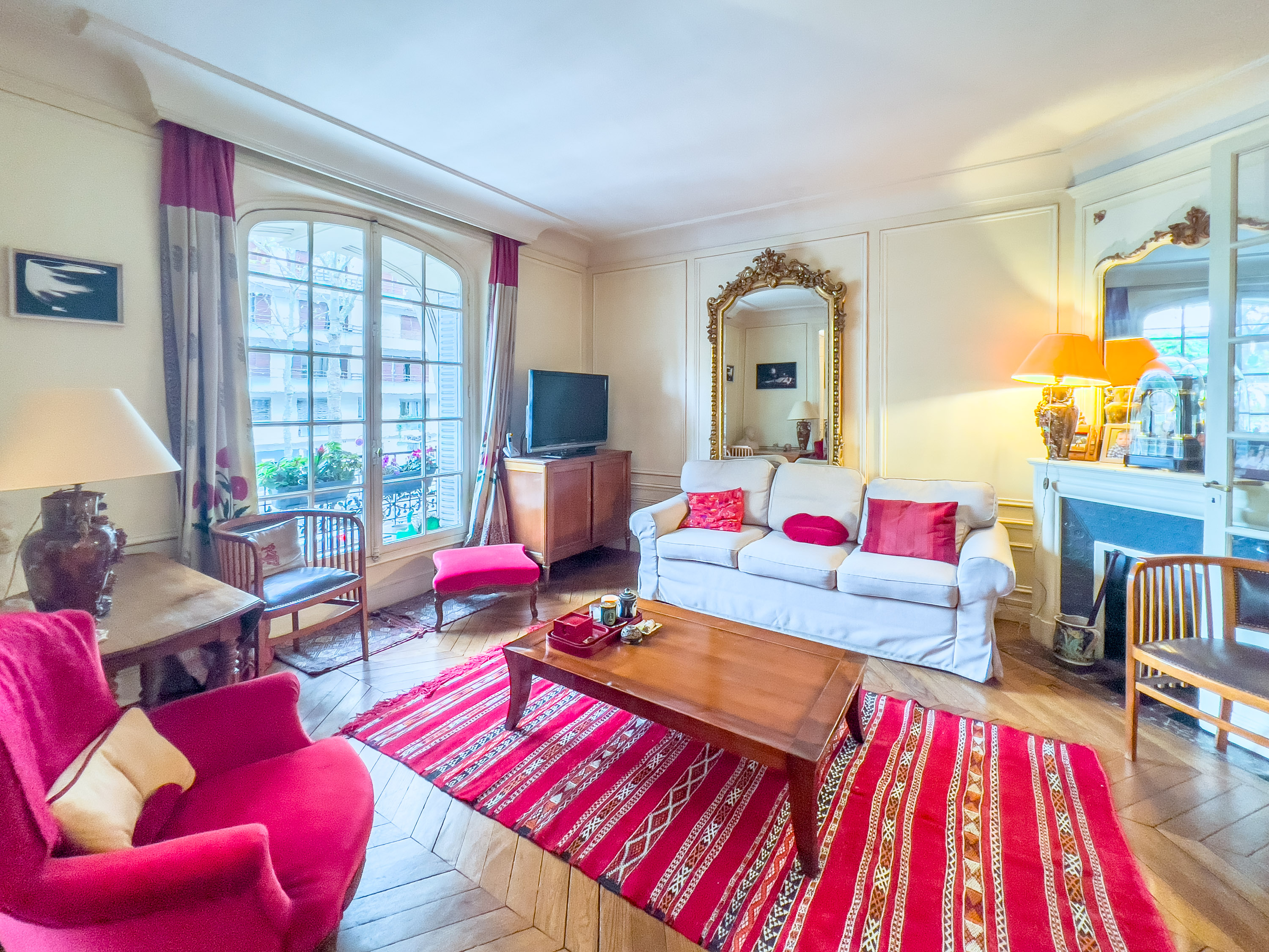 French property for sale in Paris 16e Arrondissement, Paris - €1,240,000 - photo 