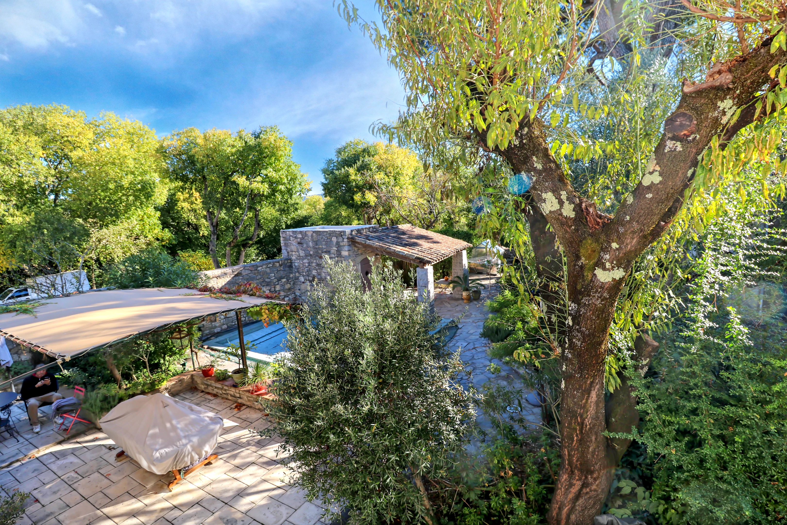 Propriété en France à vendre à Liouc, Gard - €885 000 - photo 