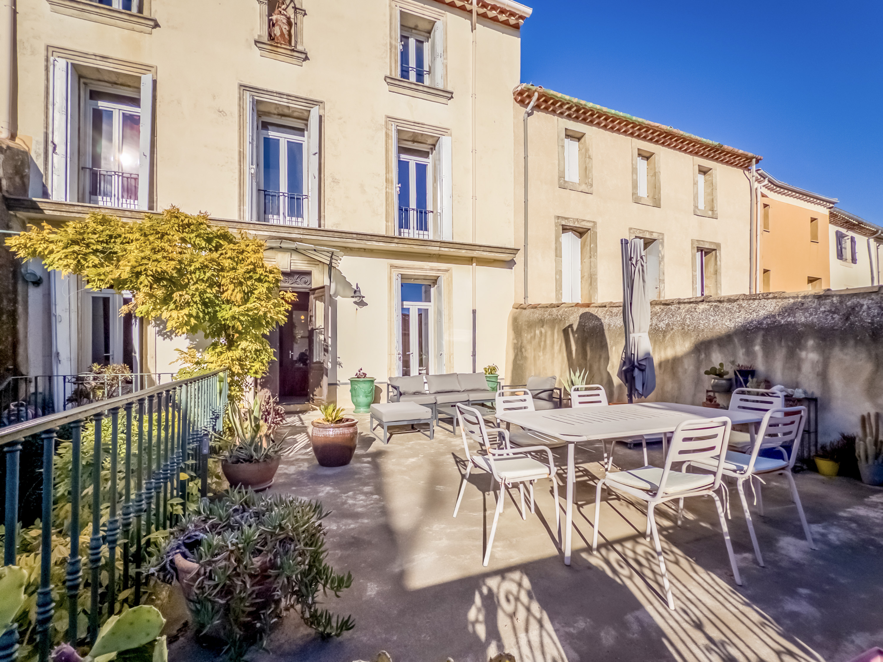 Propriété en France à vendre à Saint-Geniès-de-Fontedit, Hérault - &#8364;560 000 - photo 