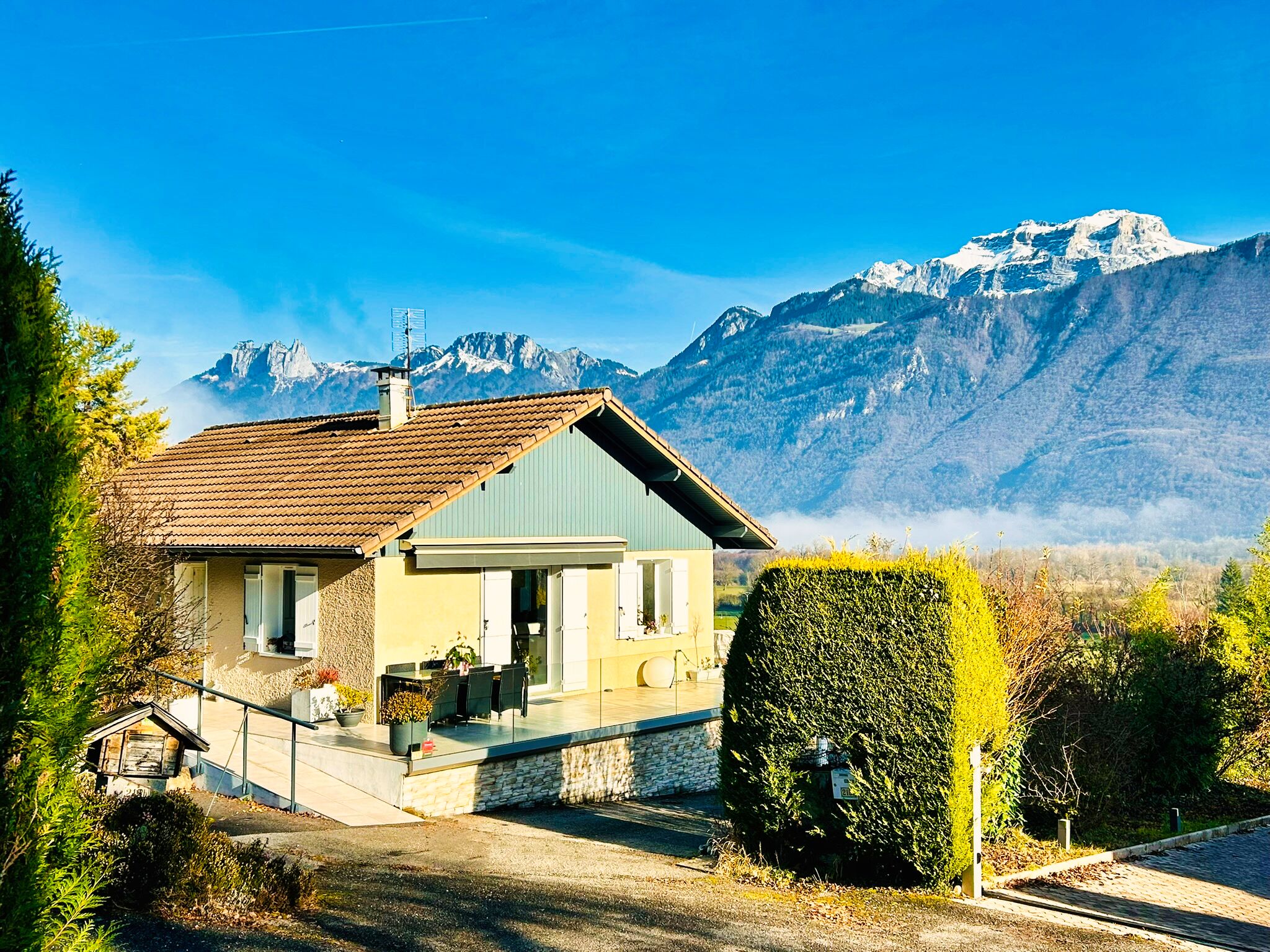 French property for sale in Lathuile, Haute-Savoie - €729,000 - photo 