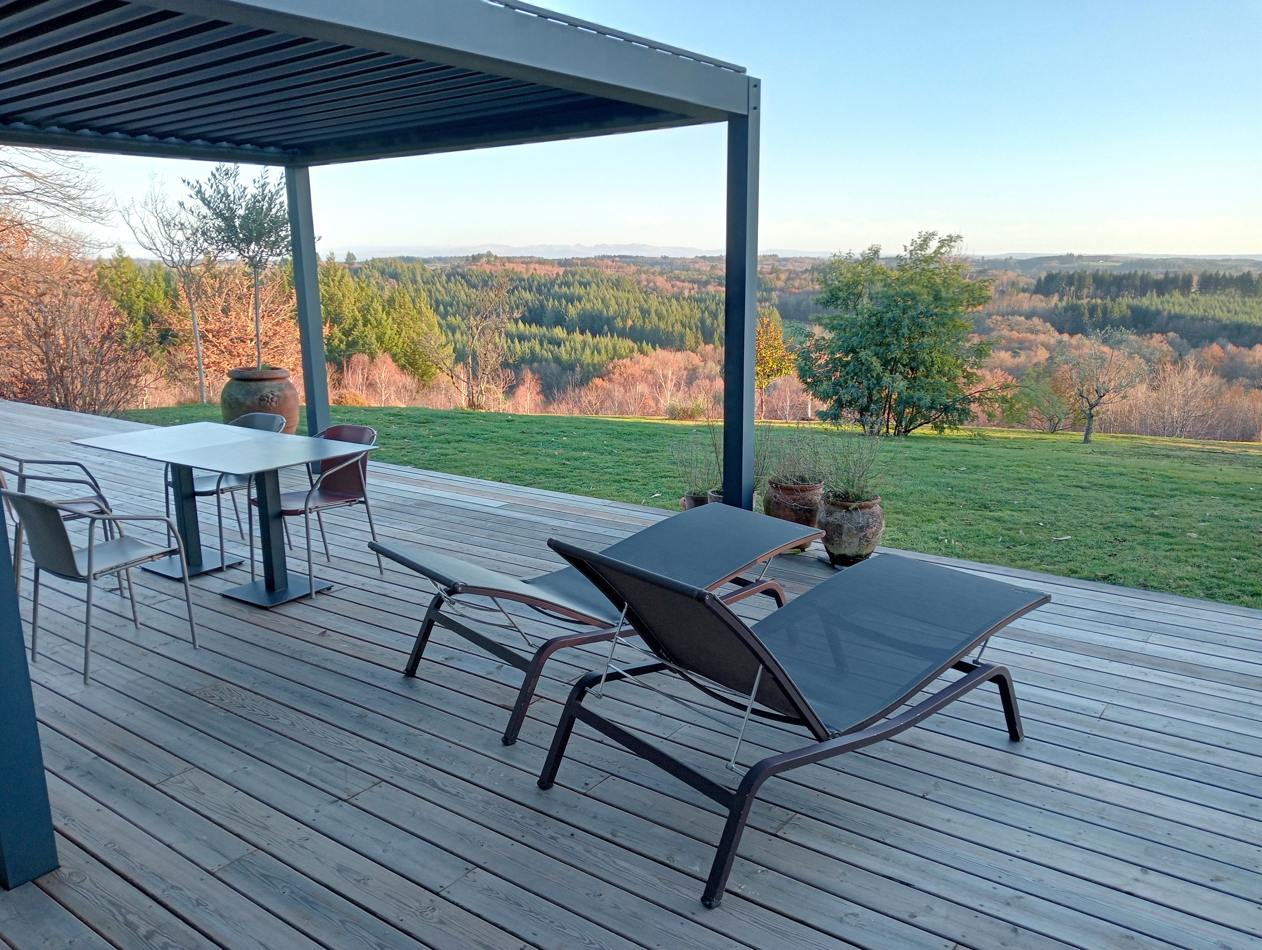Propriété en France à vendre à Neuvic, Corrèze - €988 000 - photo 