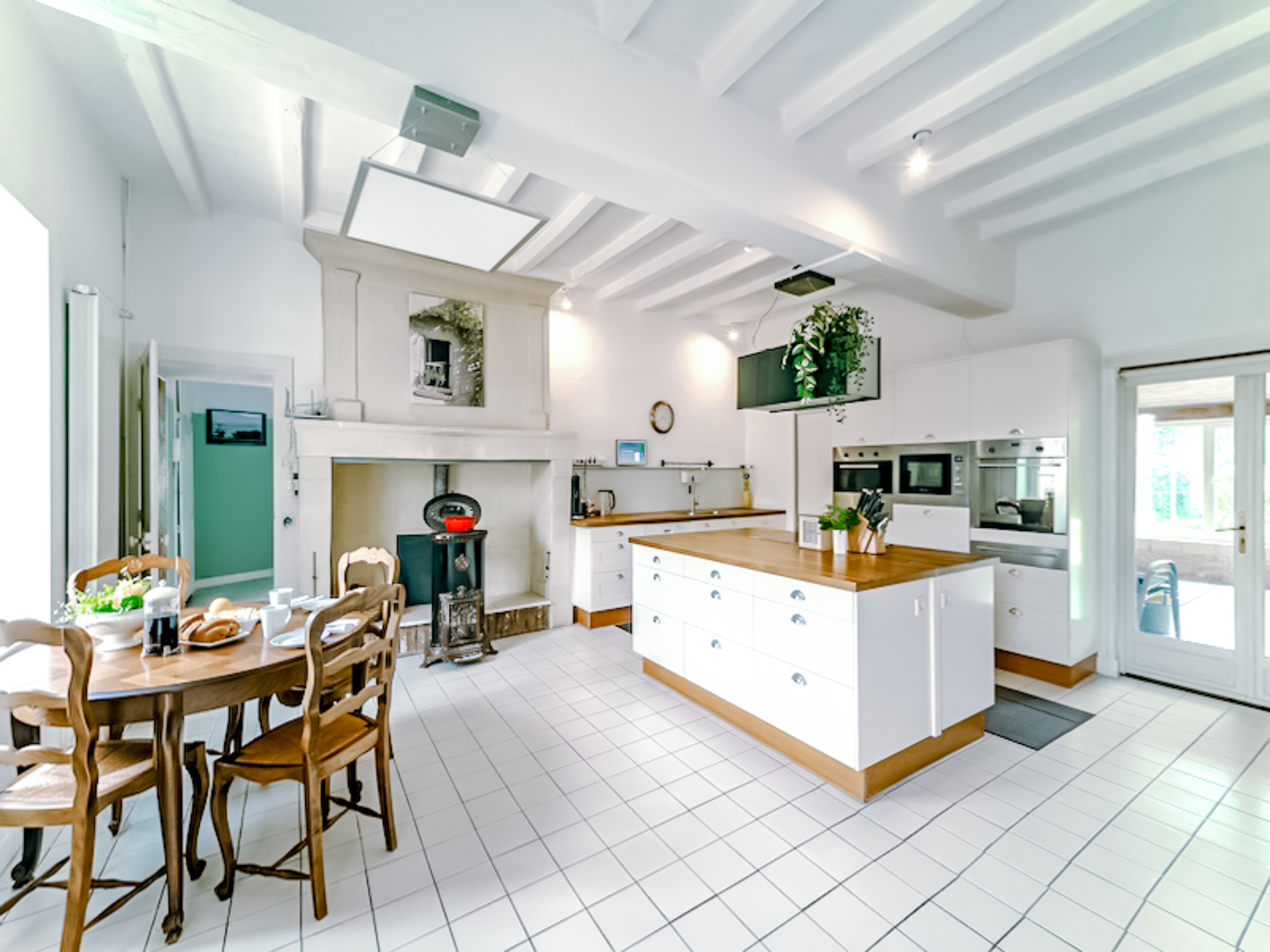 French property for sale in Saint-Macaire-du-Bois, Maine-et-Loire - €990,000 - photo 