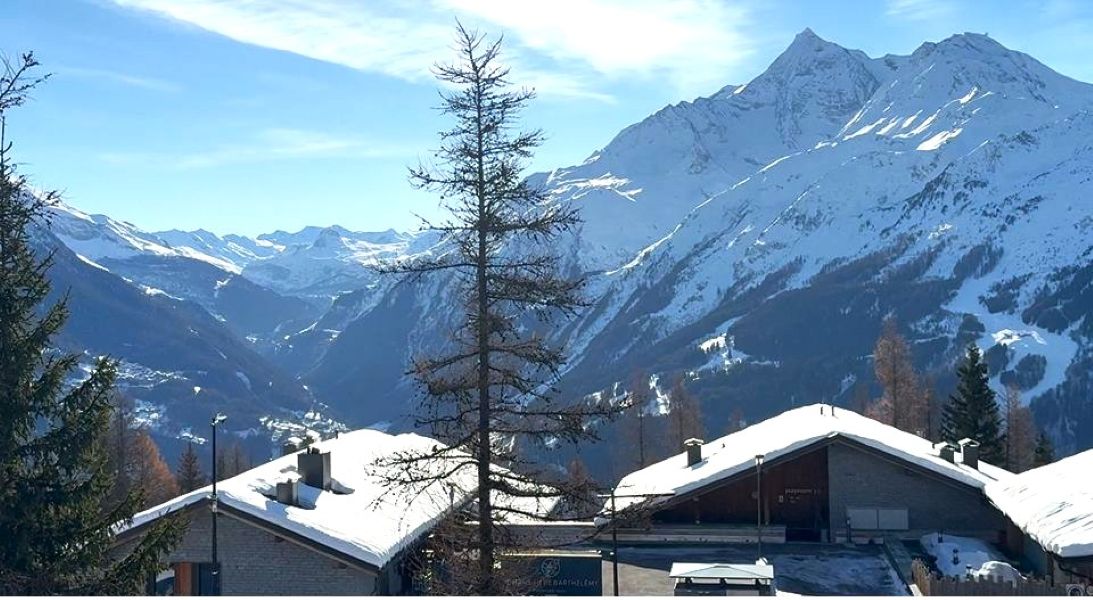 French property for sale in Montvalezan, Savoie - €1,300,000 - photo 