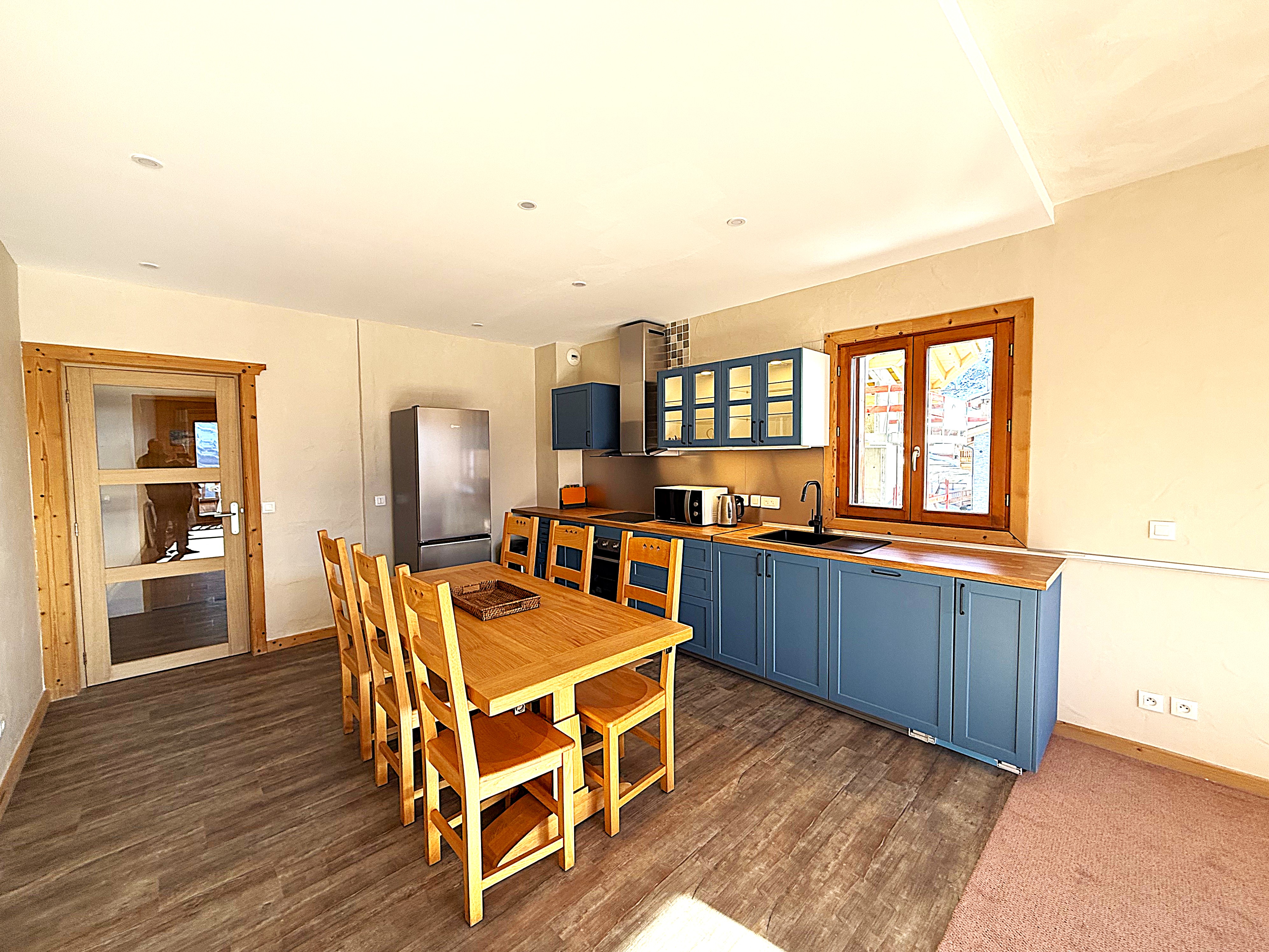 French property for sale in Montvalezan, Savoie - €1,300,000 - photo 