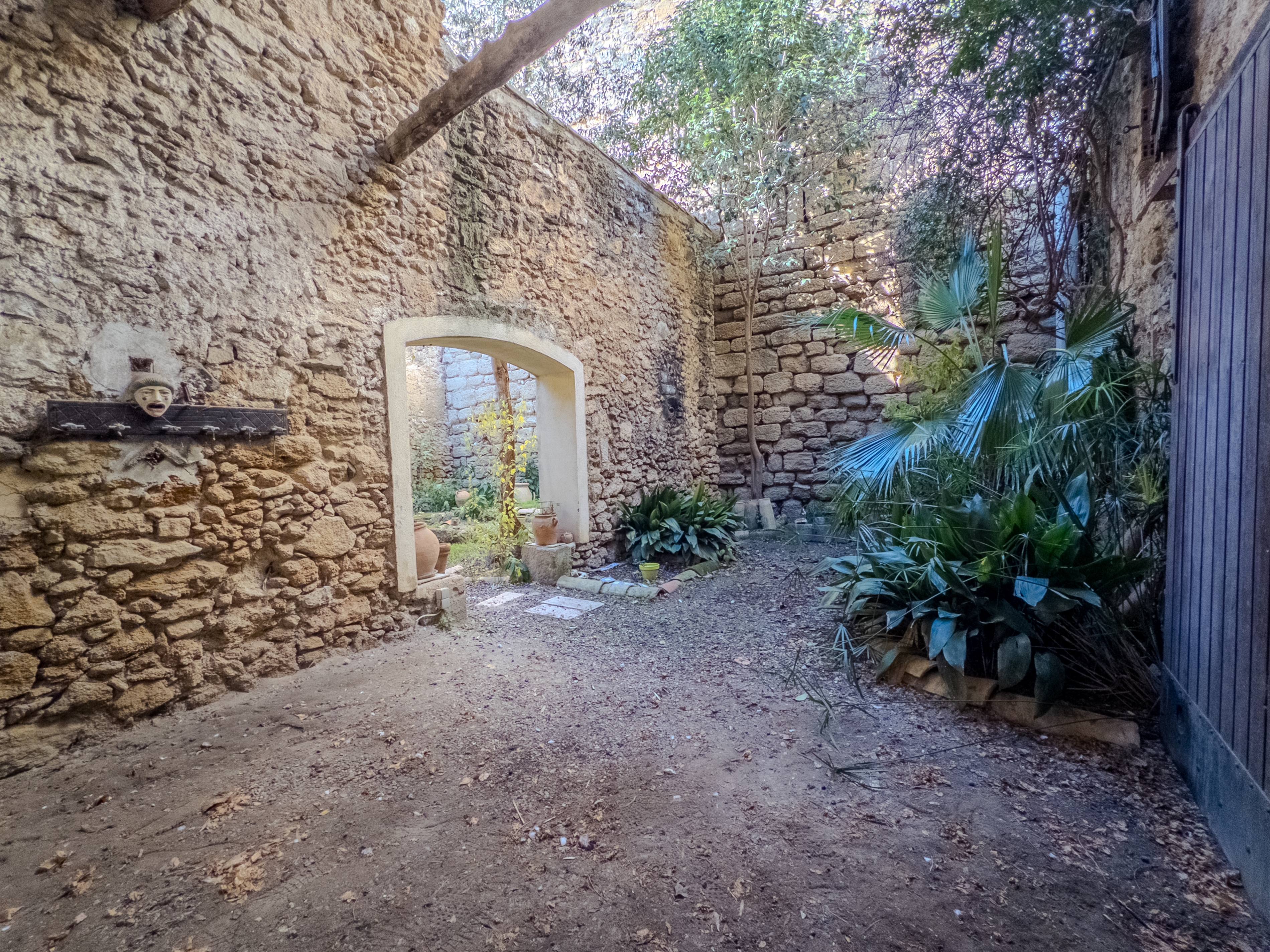 Propriété en France à vendre à Saint-Geniès-de-Fontedit, Hérault - &#8364;560 000 - photo 