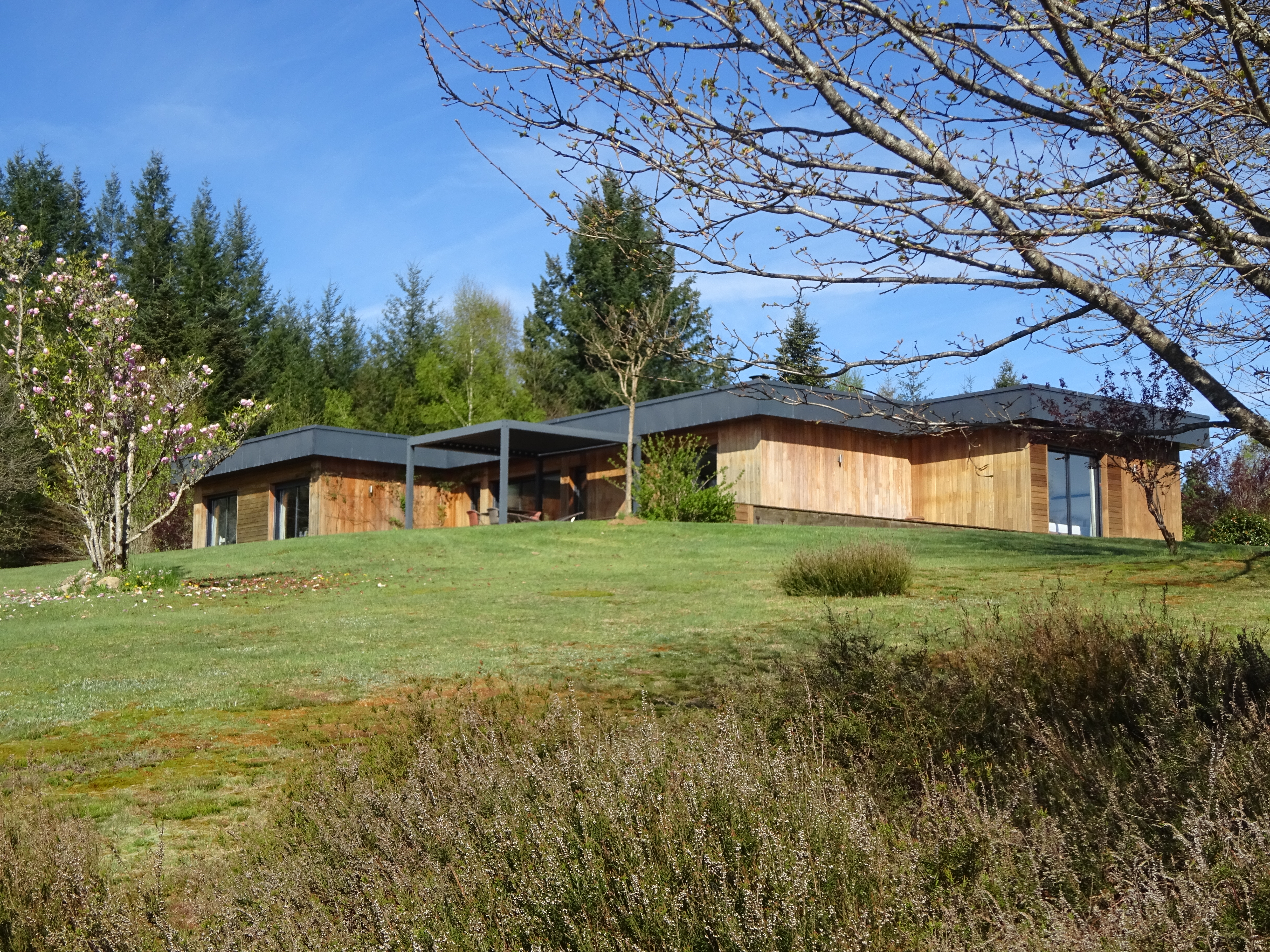 French property for sale in Neuvic, Corrèze - €988,000 - photo 