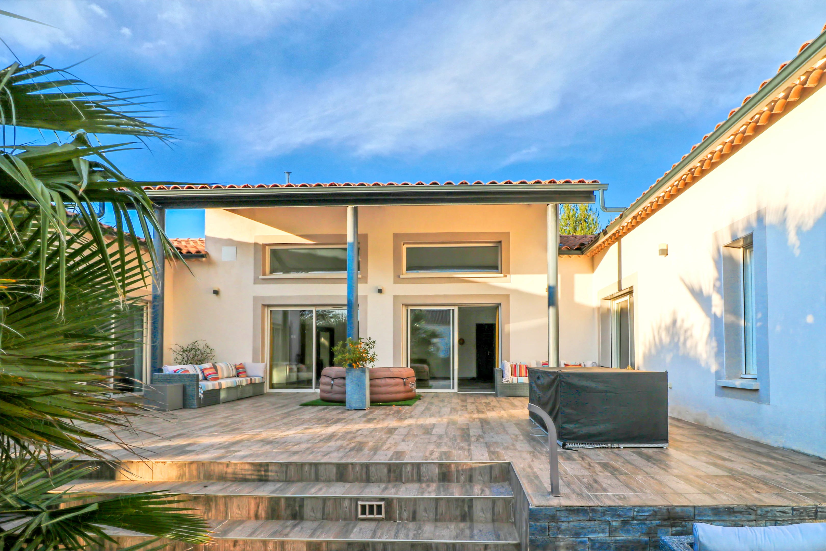 French property for sale in Castillon-du-Gard, Gard - €670,000 - photo 