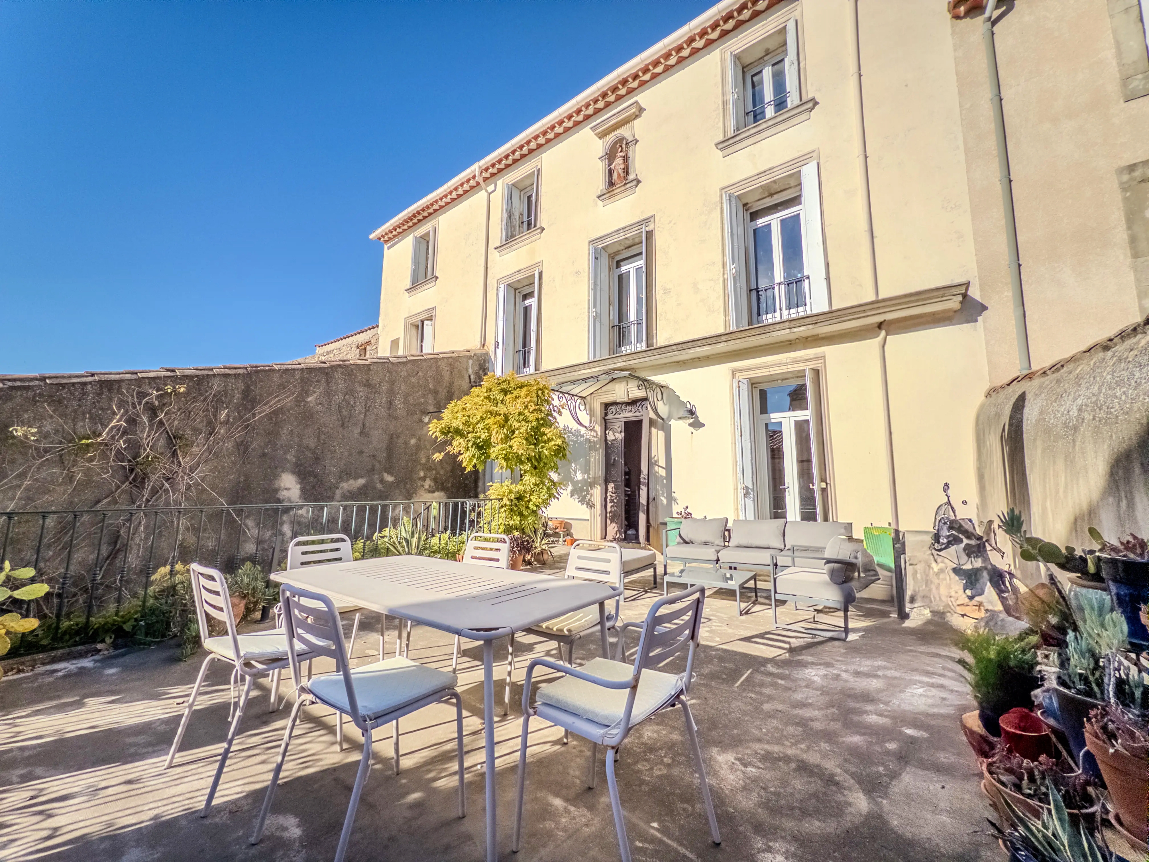 French property for sale in Saint-Geniès-de-Fontedit, Hérault - €560,000 - photo 