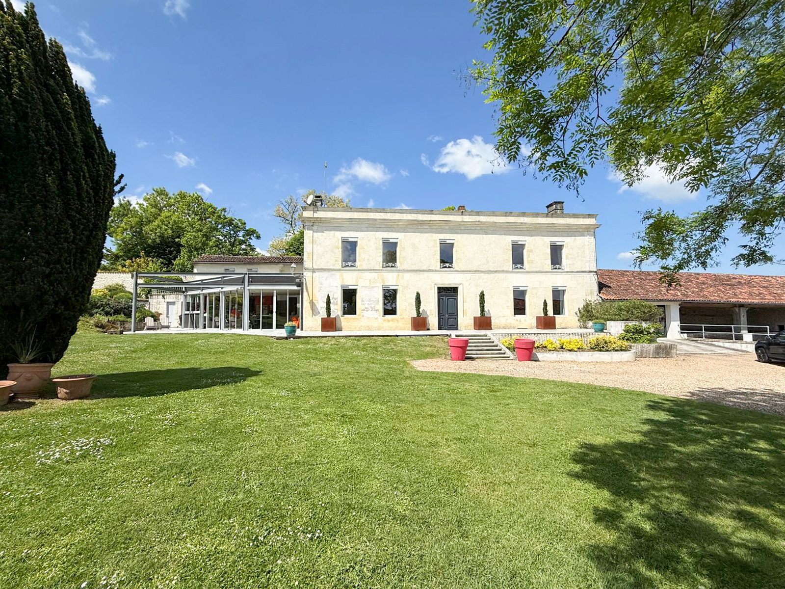French property for sale in Cognac, Charente - €790,000 - photo 