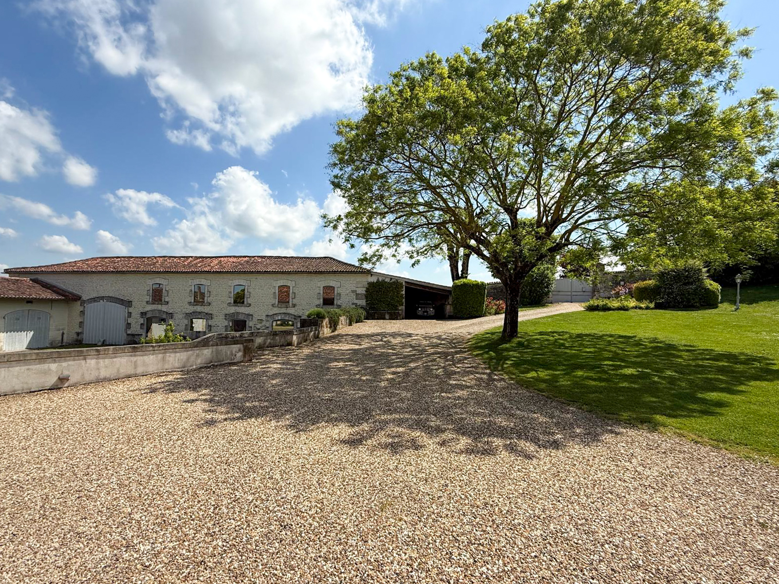 French property for sale in Cognac, Charente - €790,000 - photo 