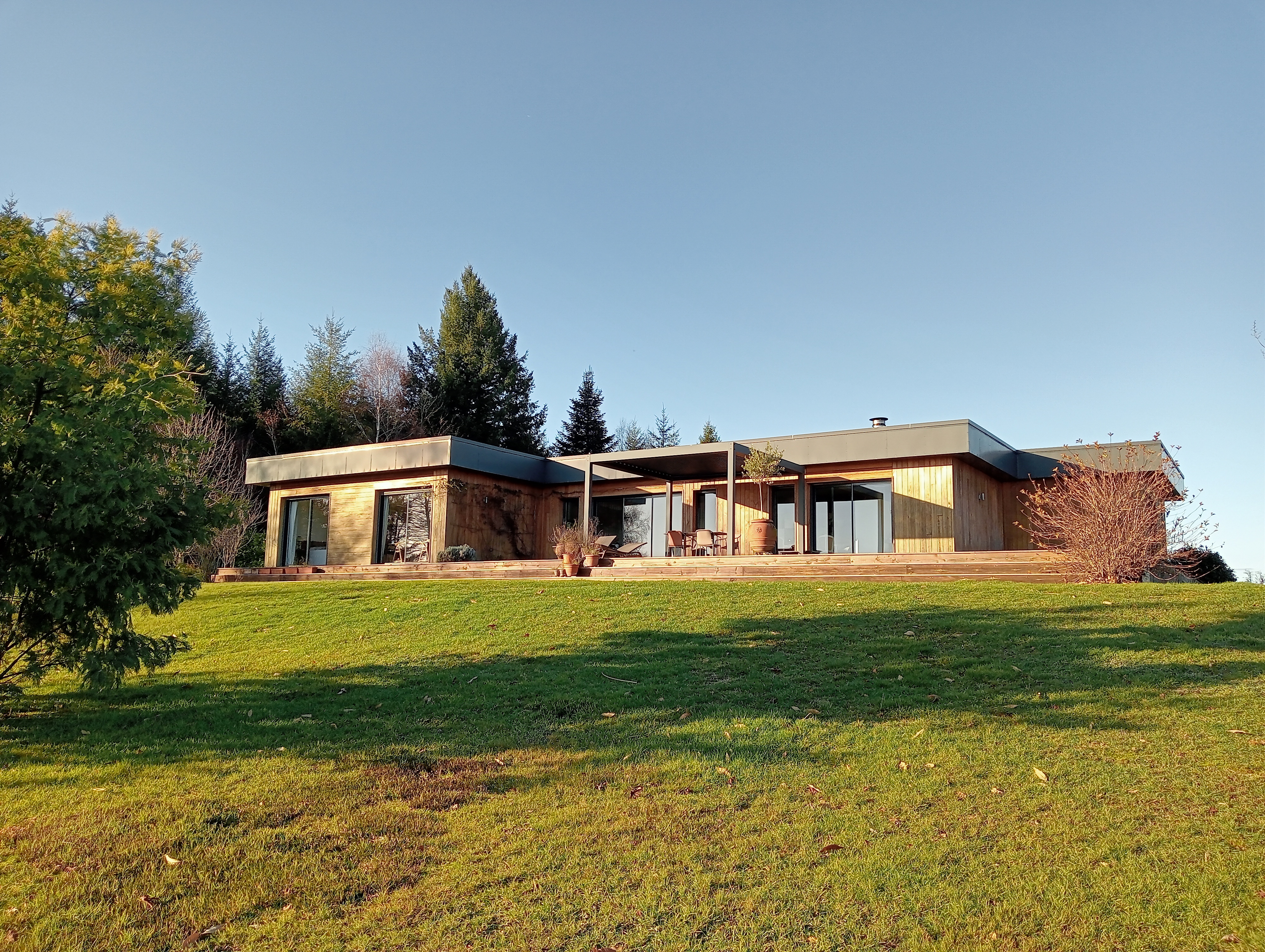 French property for sale in Neuvic, Corrèze - €988,000 - photo 