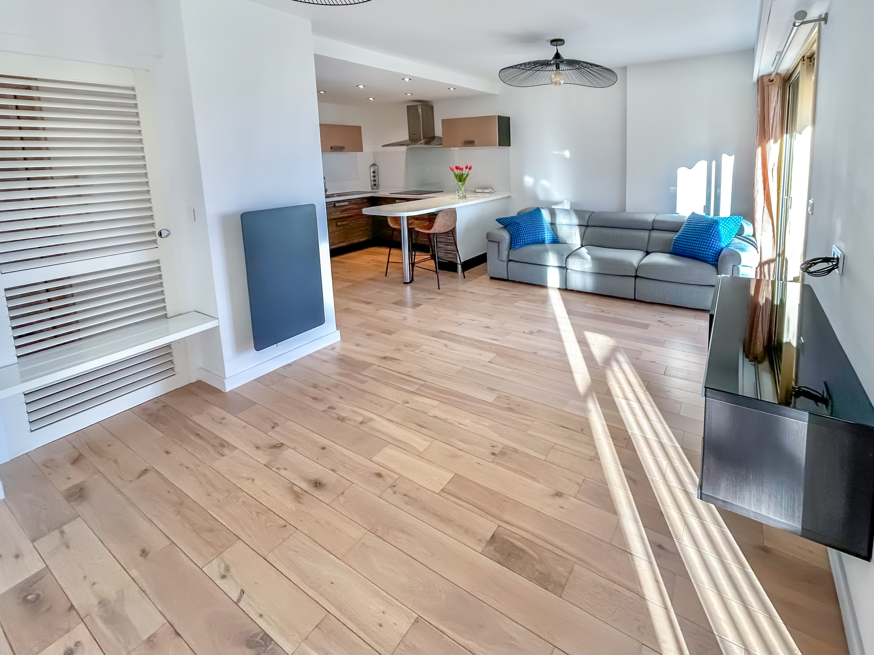 French property for sale in Antibes, Alpes-Maritimes - €425,000 - photo 