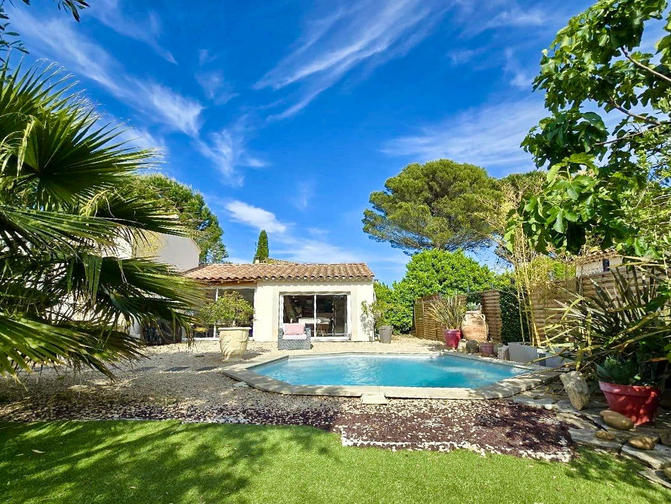 French property for sale in Castillon-du-Gard, Gard - €670,000 - photo 