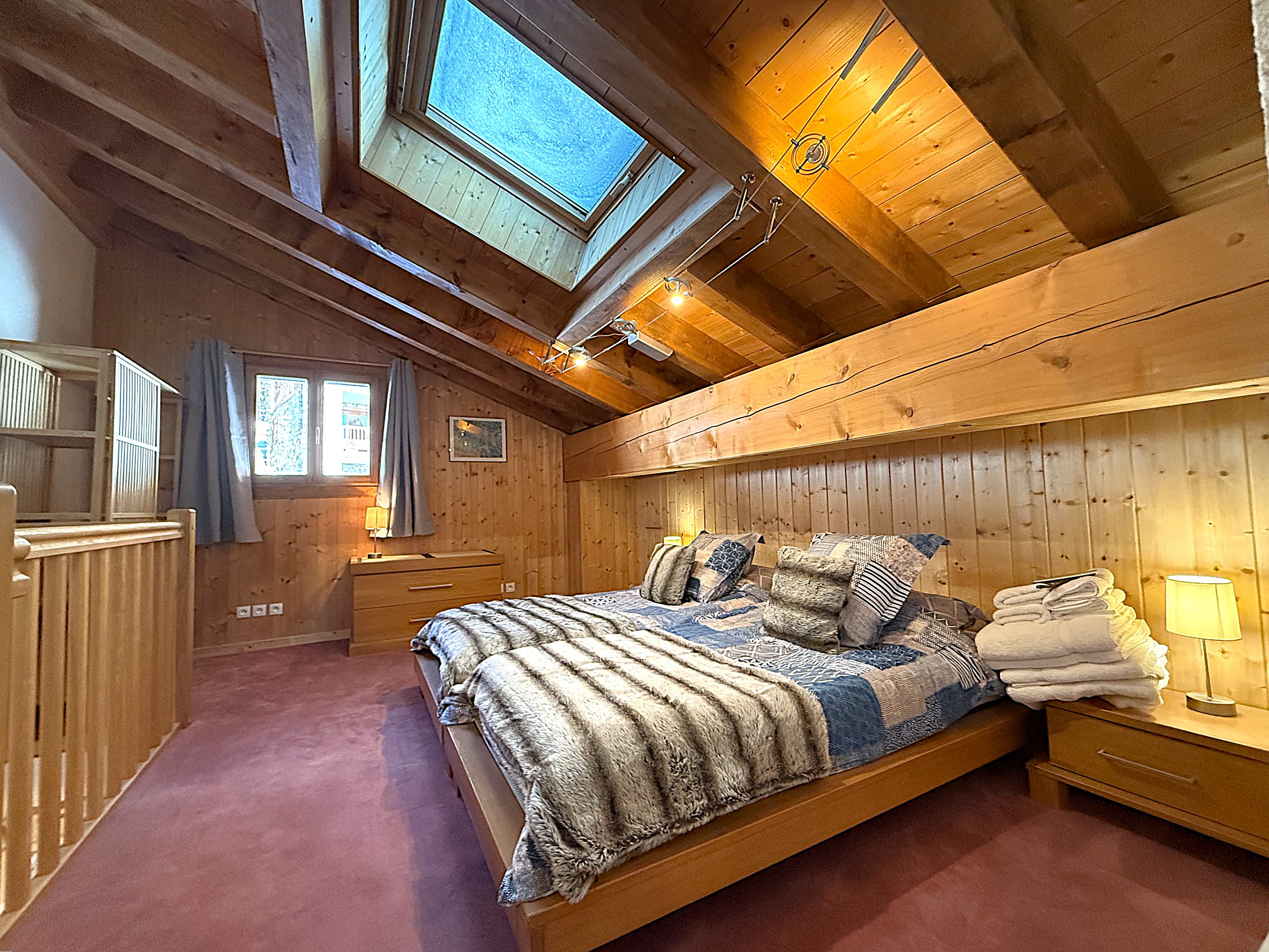 French property for sale in Montvalezan, Savoie - €1,195,000 - photo 