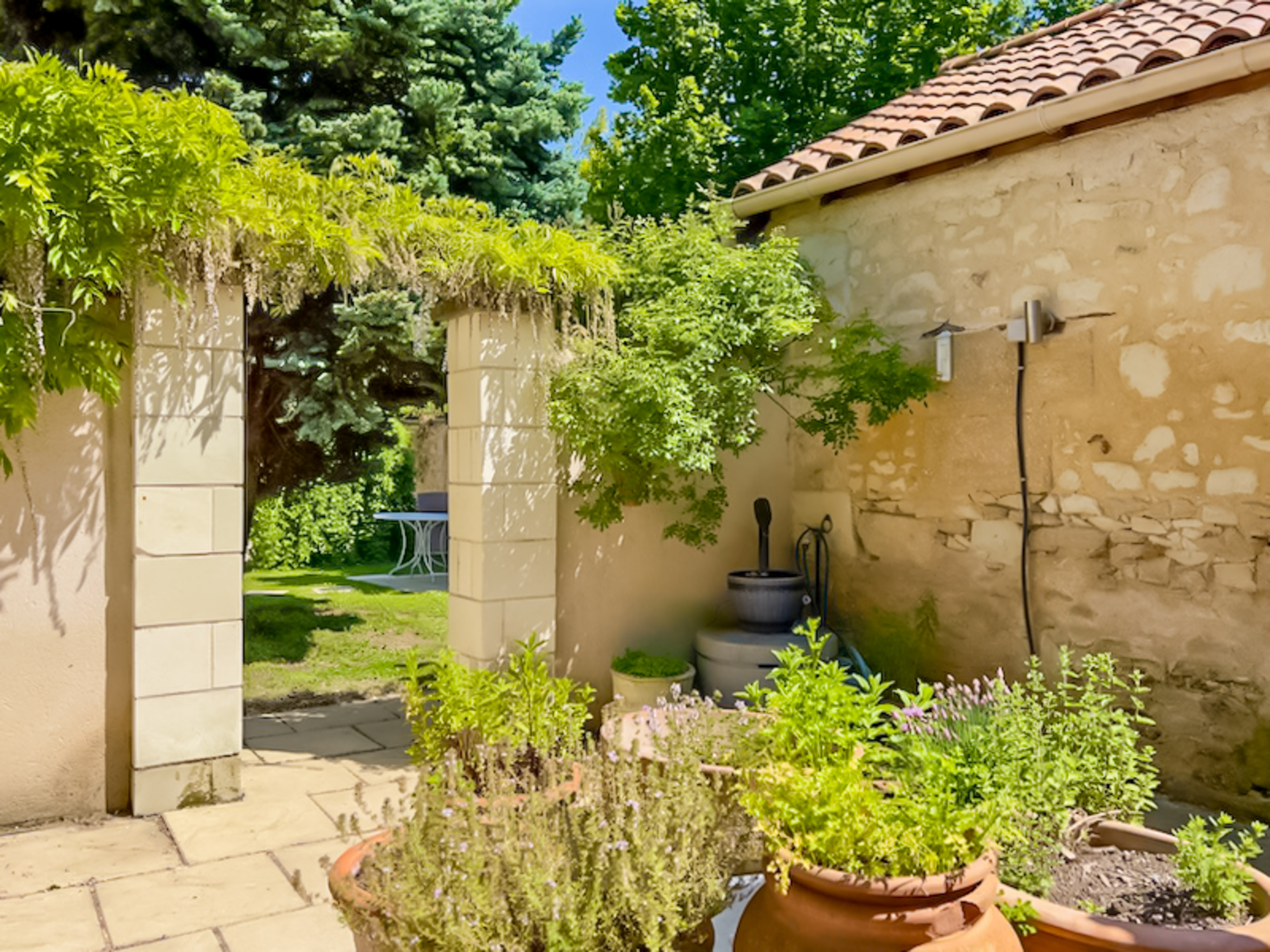 French property for sale in Saint-Macaire-du-Bois, Maine-et-Loire - €990,000 - photo 