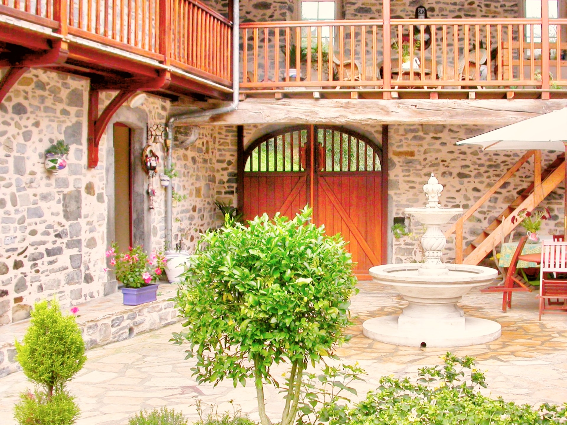 French property for sale in Oloron-Sainte-Marie, Pyrénées-Atlantiques - €749,000 - photo 