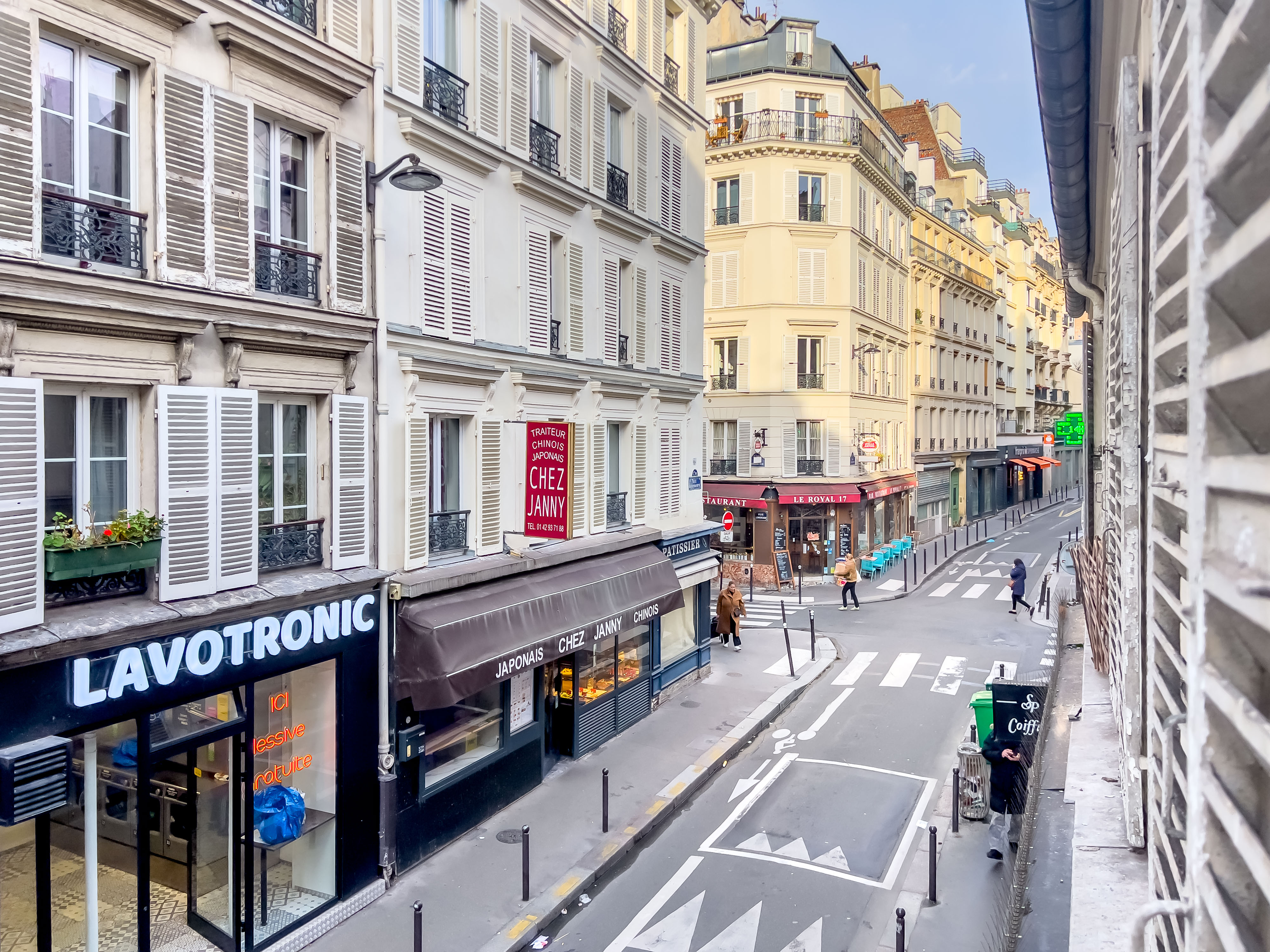 French property for sale in Paris, Paris - €895,000 - photo 