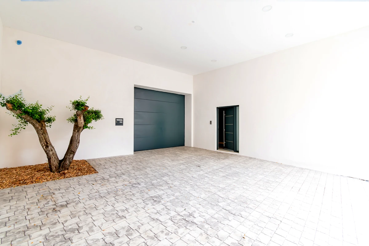 French property for sale in Coursan, Aude - €634,000 - photo 