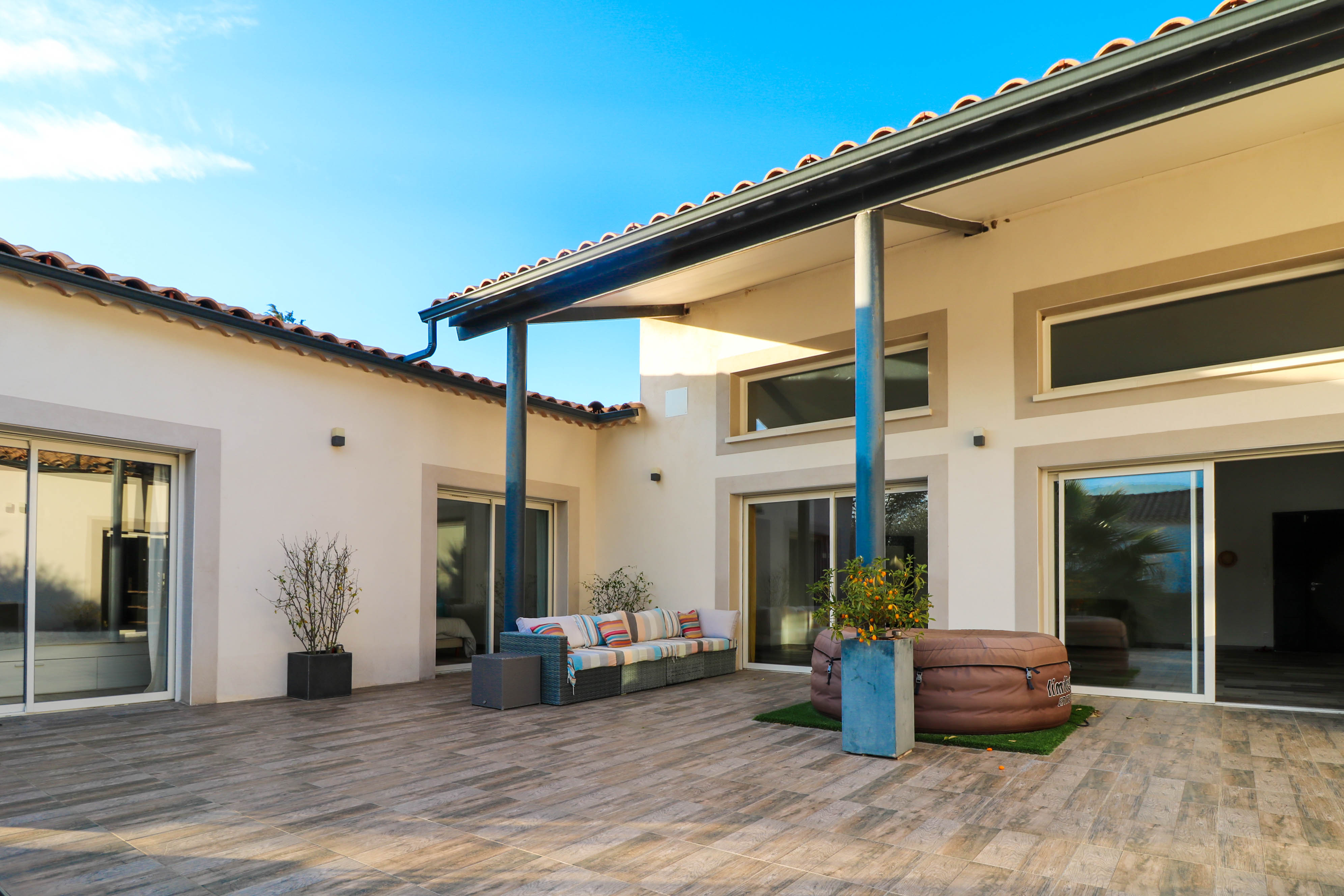 French property for sale in Castillon-du-Gard, Gard - €670,000 - photo 