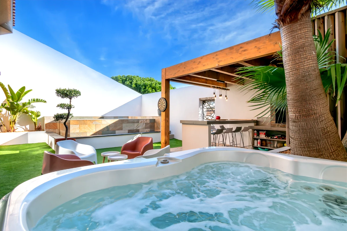 French property for sale in Coursan, Aude - €634,000 - photo 