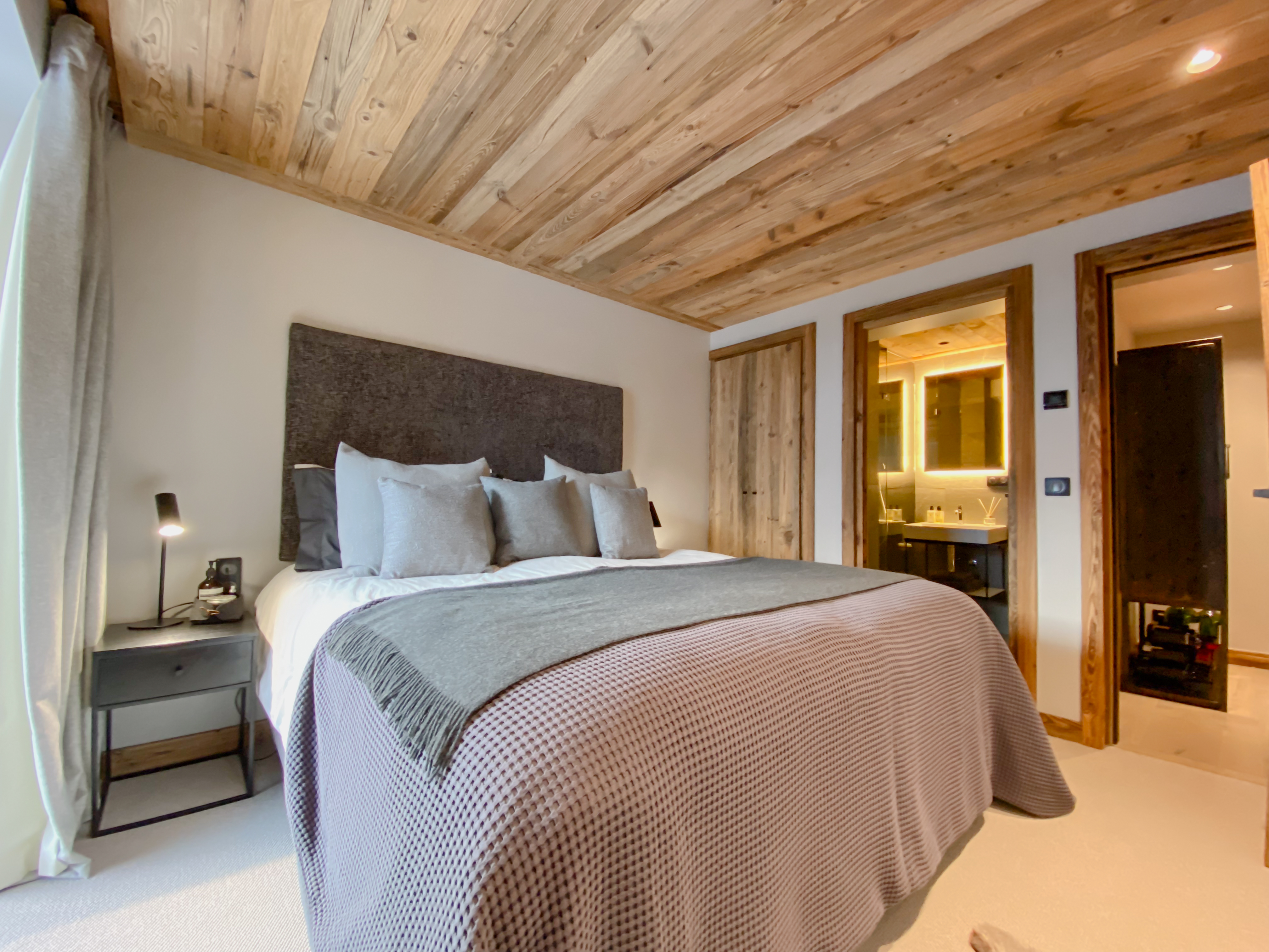 French property for sale in Saint-Martin-de-Belleville, Savoie - €2,595,000 - photo 