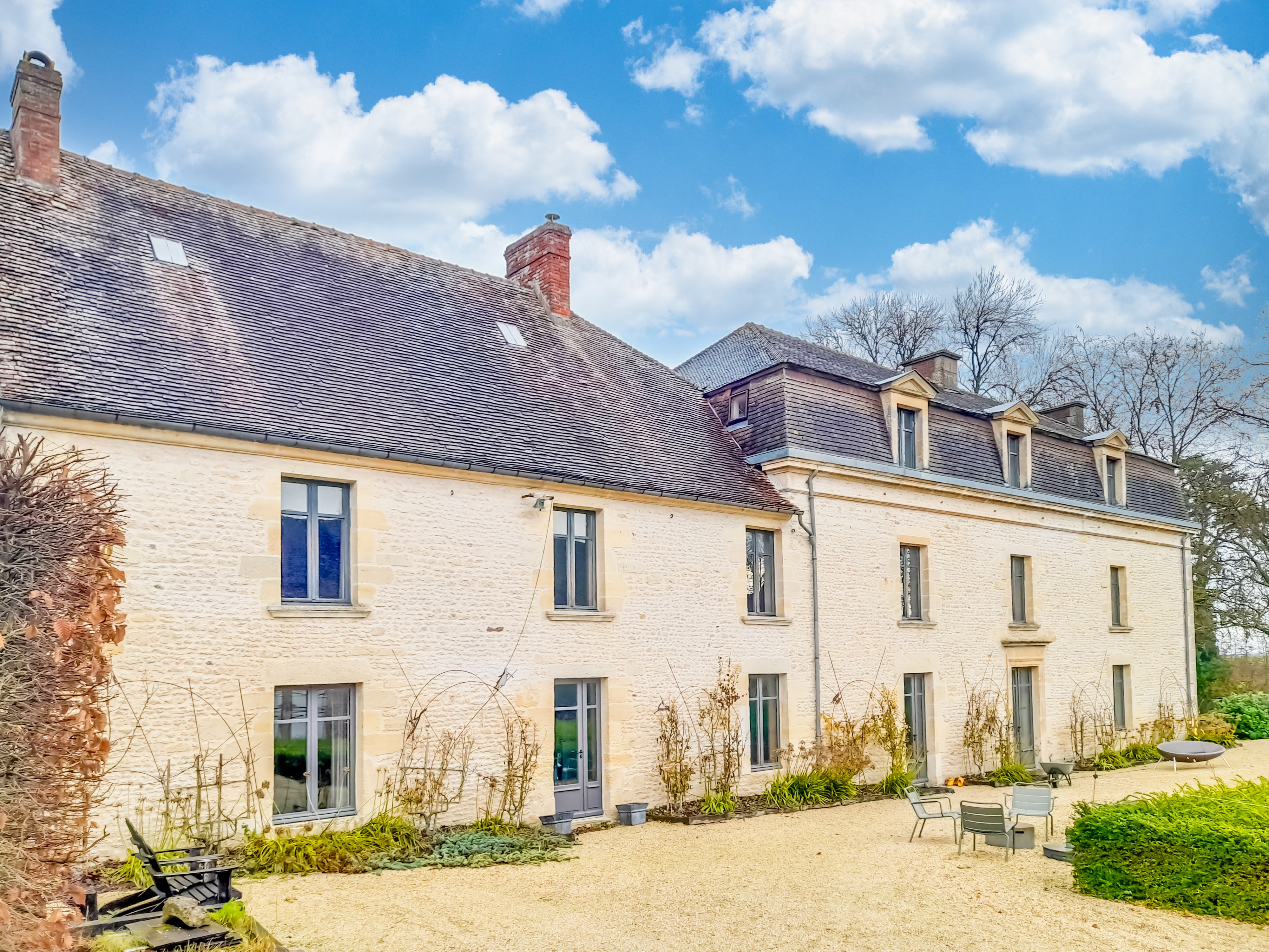 Propriété en France à vendre à Argentan, Orne - €2 100 000 - photo 