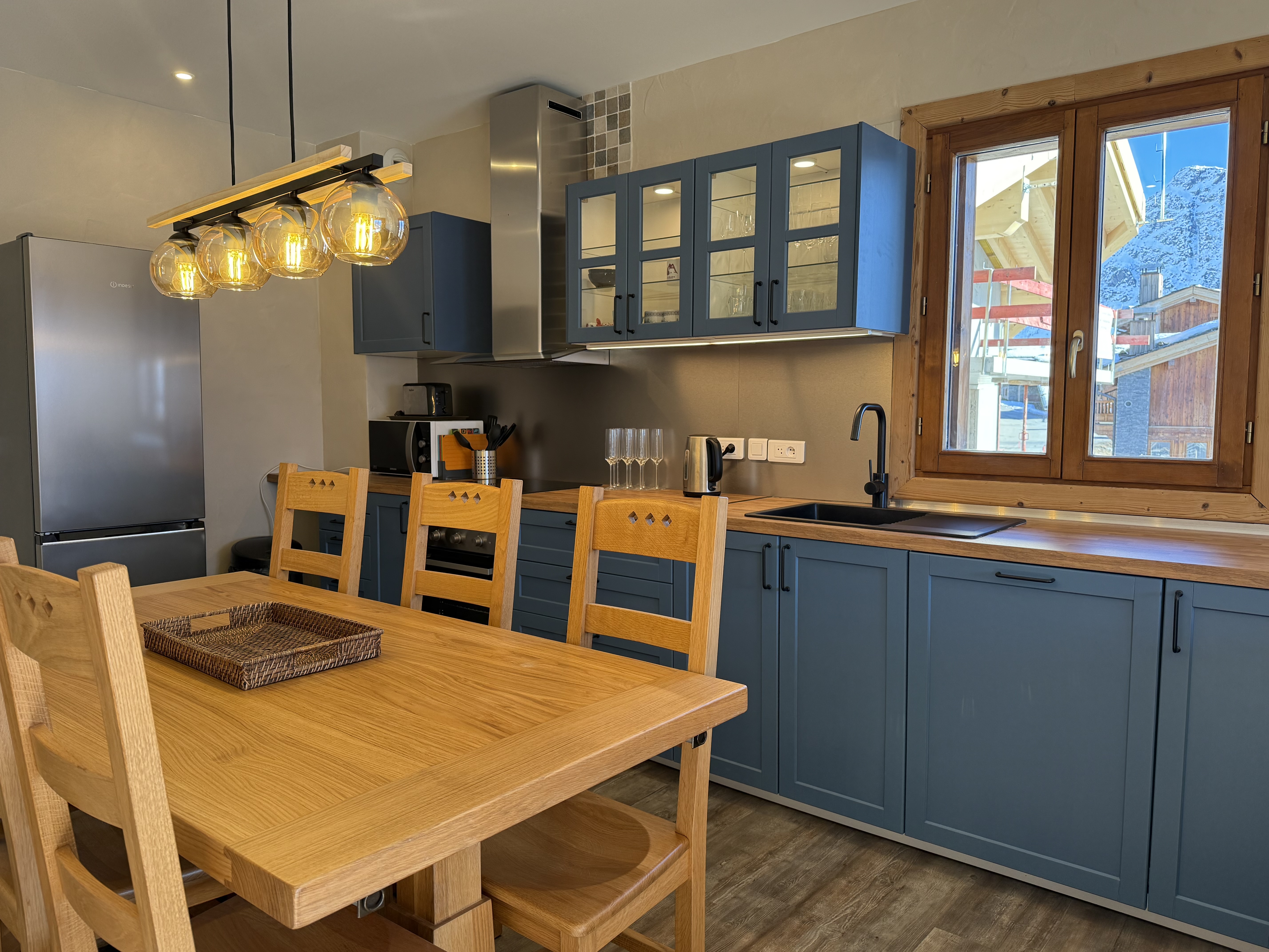 French property for sale in Montvalezan, Savoie - €1,195,000 - photo 