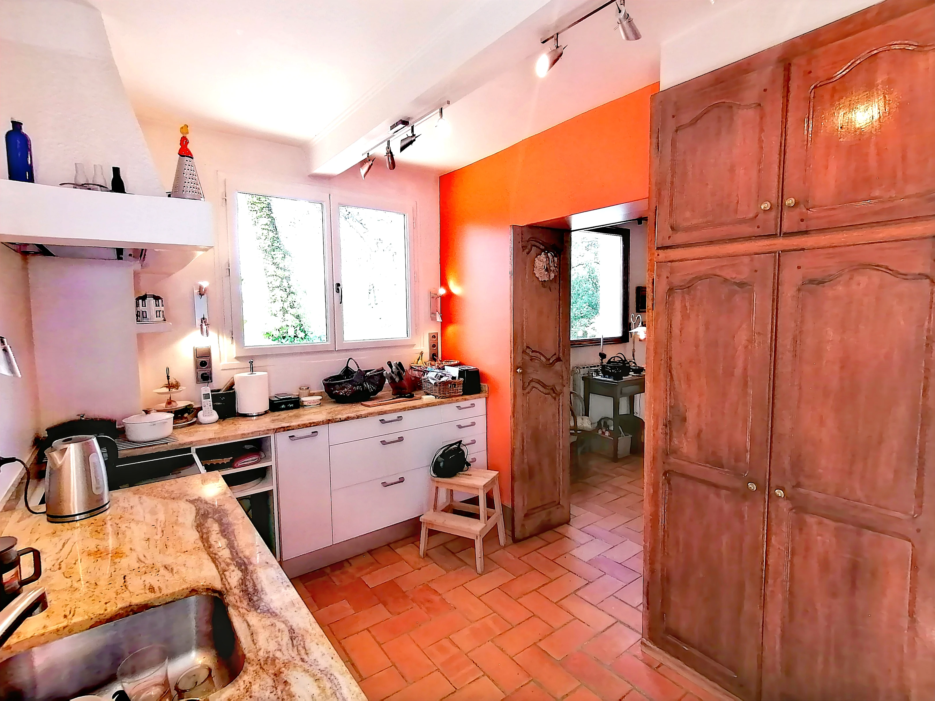 French property for sale in Belcodène, Bouches-du-Rhône - €825,000 - photo 