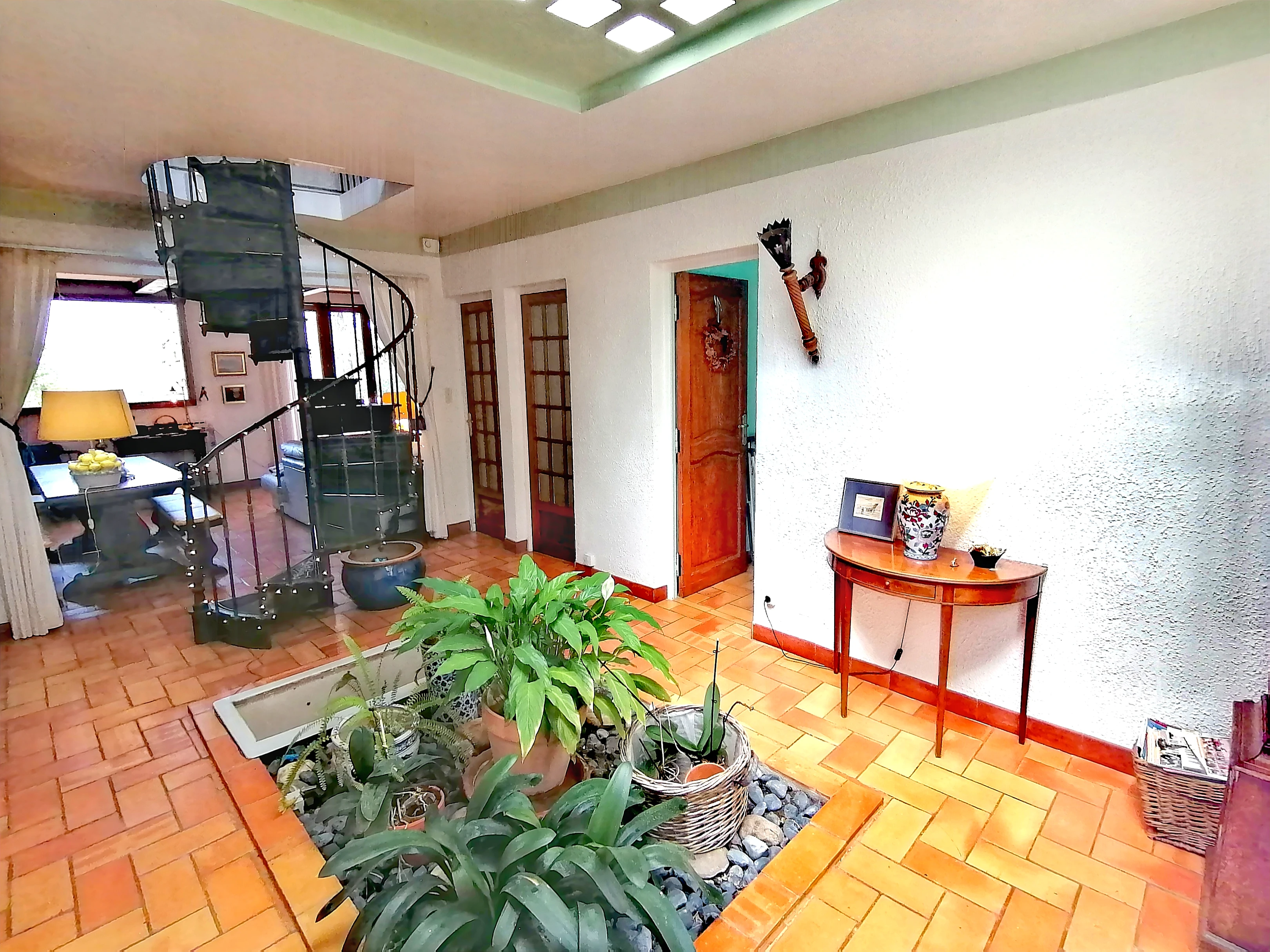 French property for sale in Belcodène, Bouches-du-Rhône - €825,000 - photo 