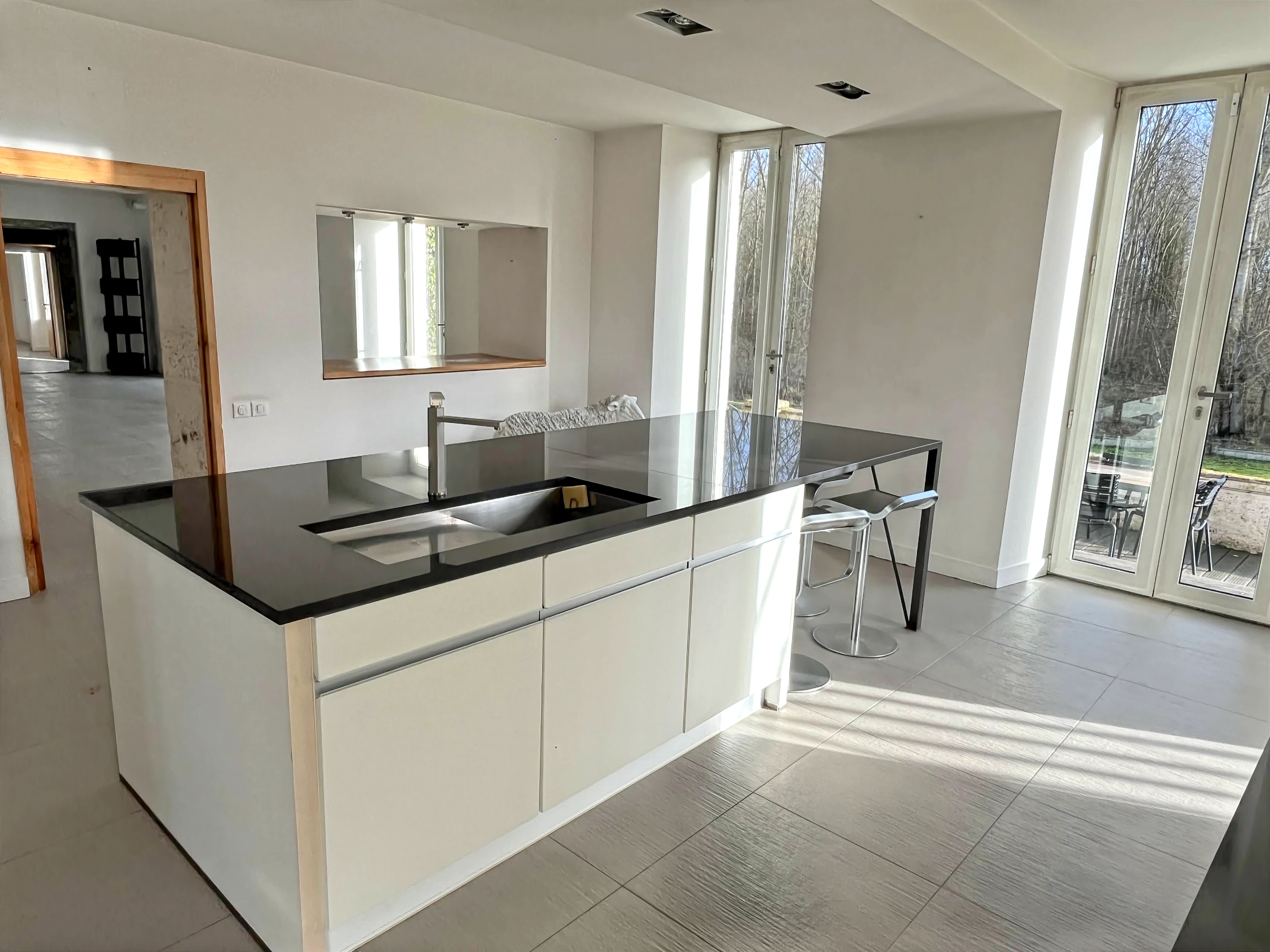 Propriété en France à vendre à Angoulême, Charente - €2 736 840 - photo 